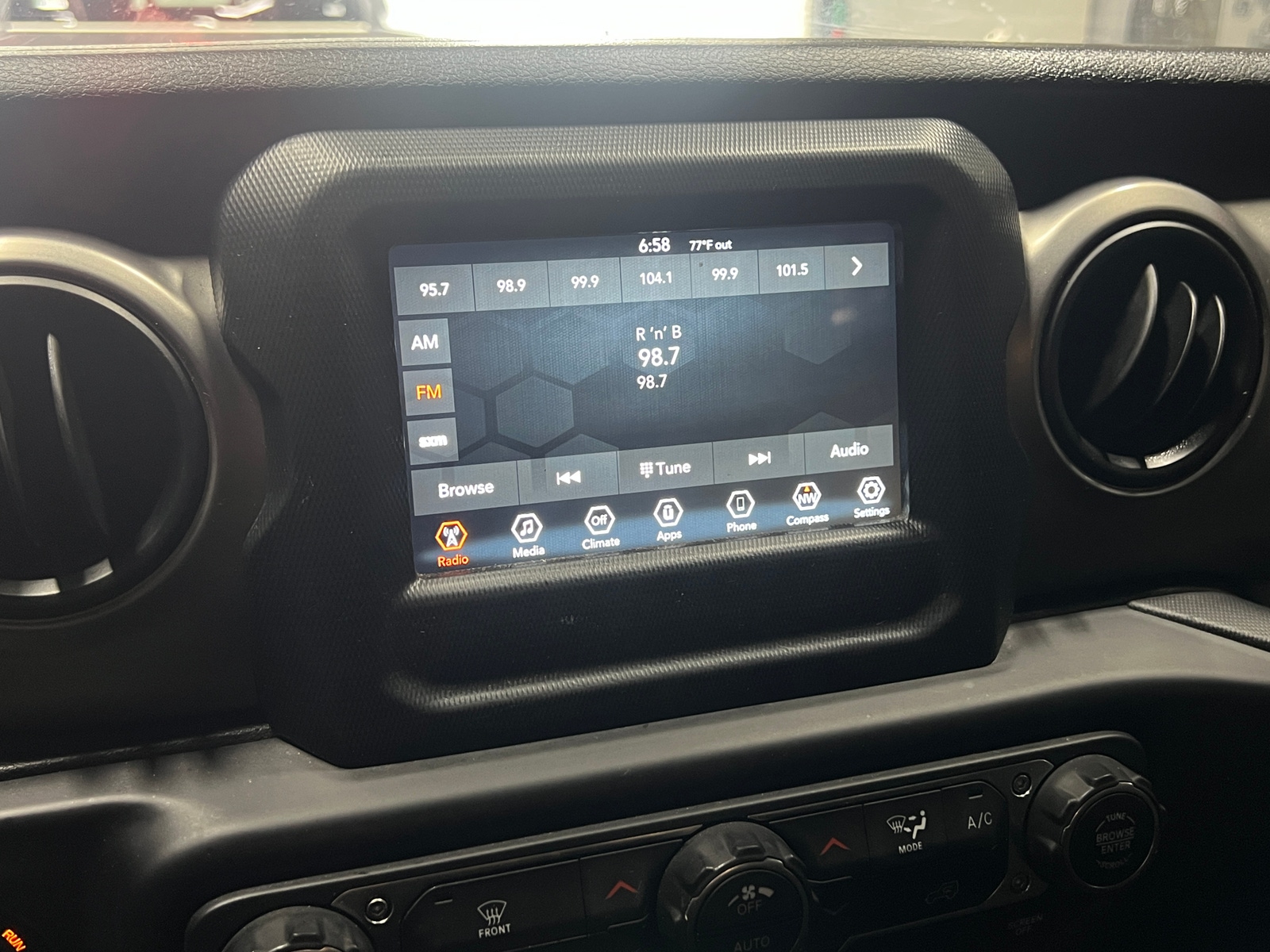 Thumbnail: 2020 Jeep Gladiator - 4