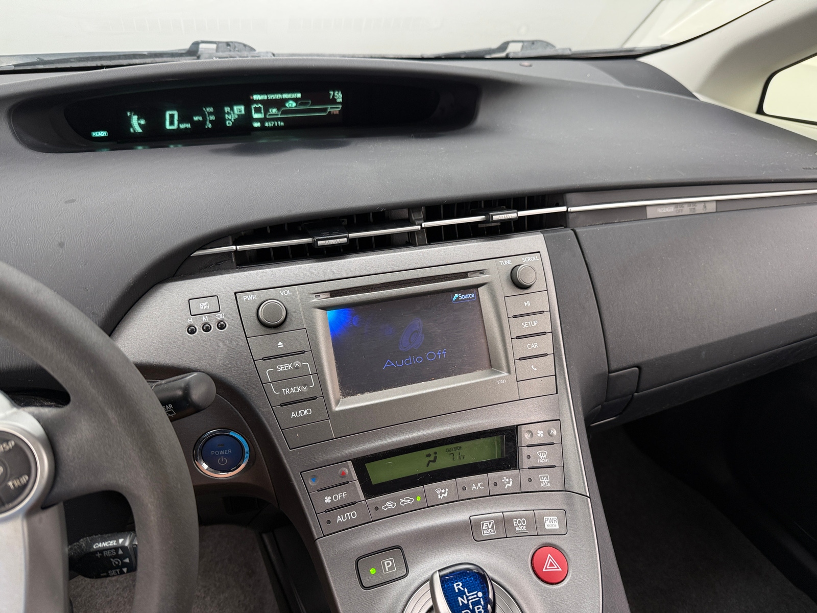 Thumbnail: 2015 Toyota Prius - 4