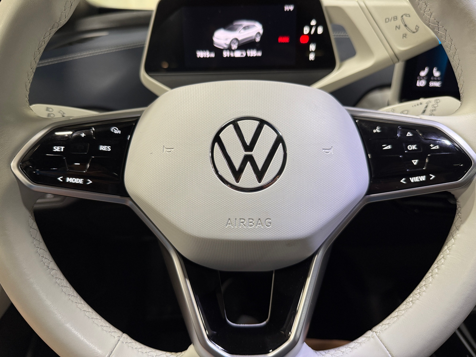 Thumbnail: 2023 Volkswagen ID.4 - 4