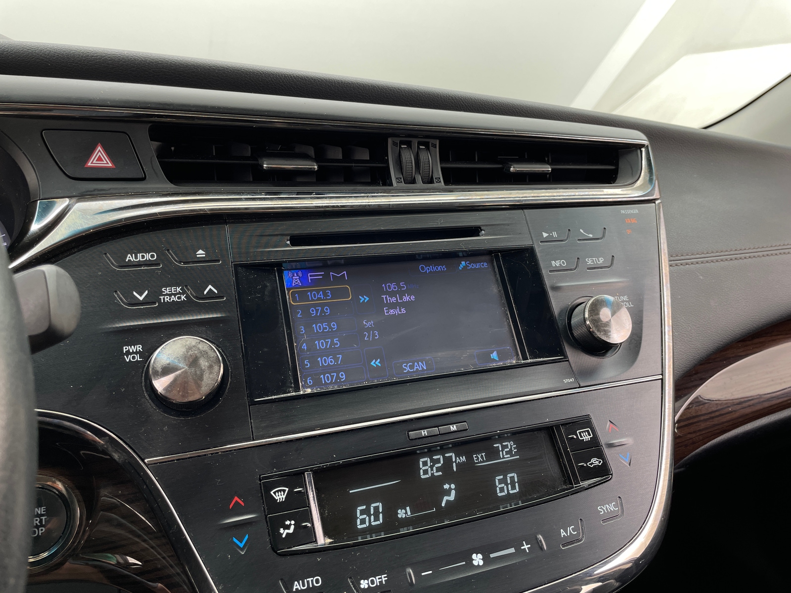 Thumbnail: 2013 Toyota Avalon - 3