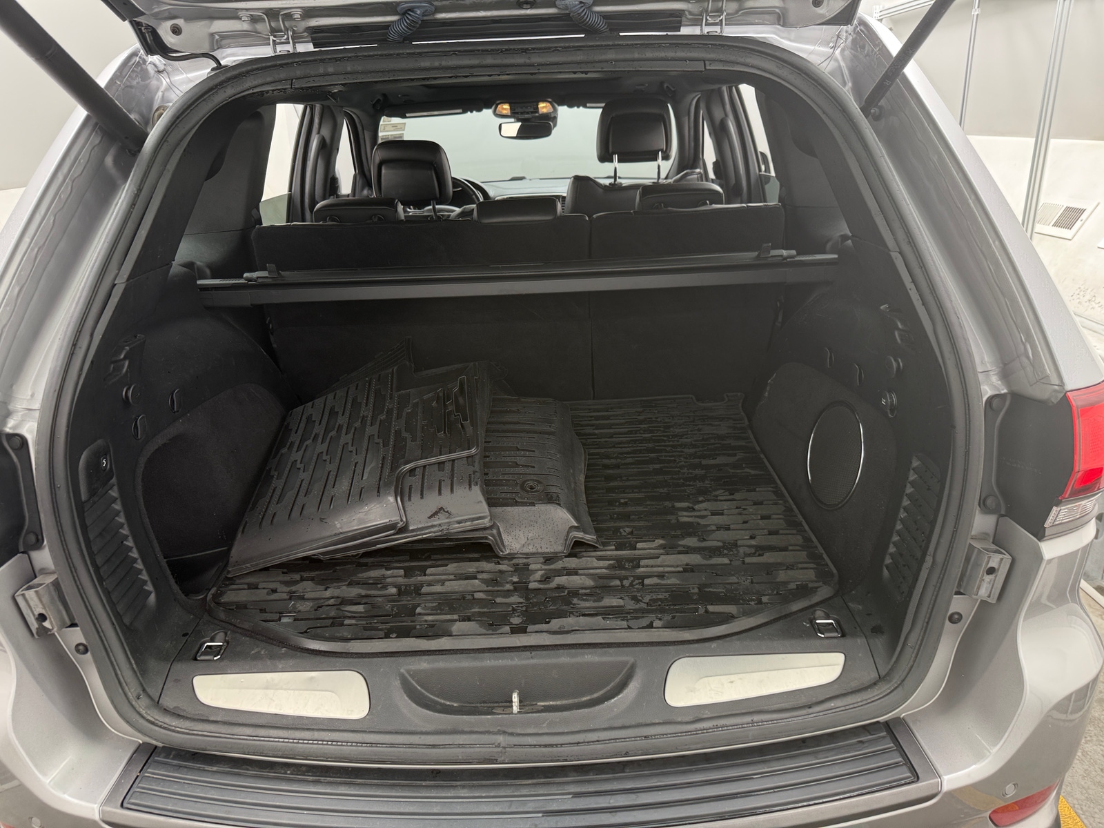Thumbnail: 2018 Jeep Grand Cherokee - 6