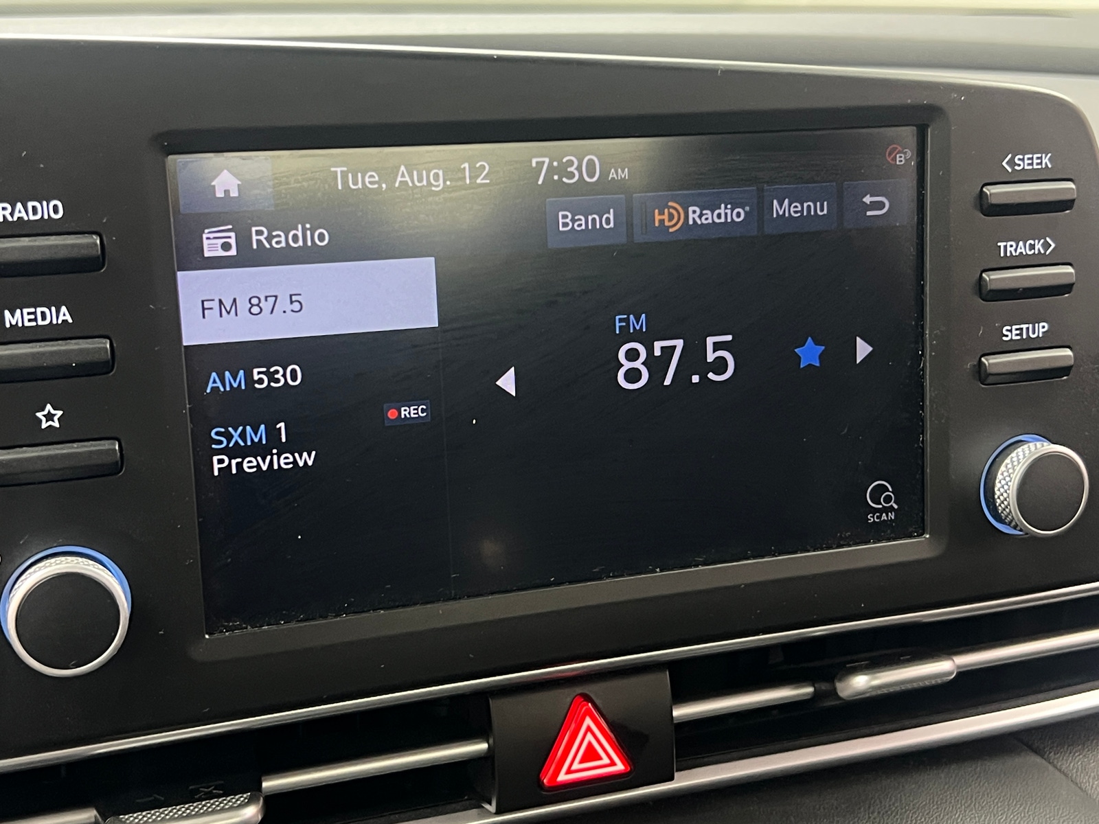 Thumbnail: 2023 Hyundai Elantra - 4