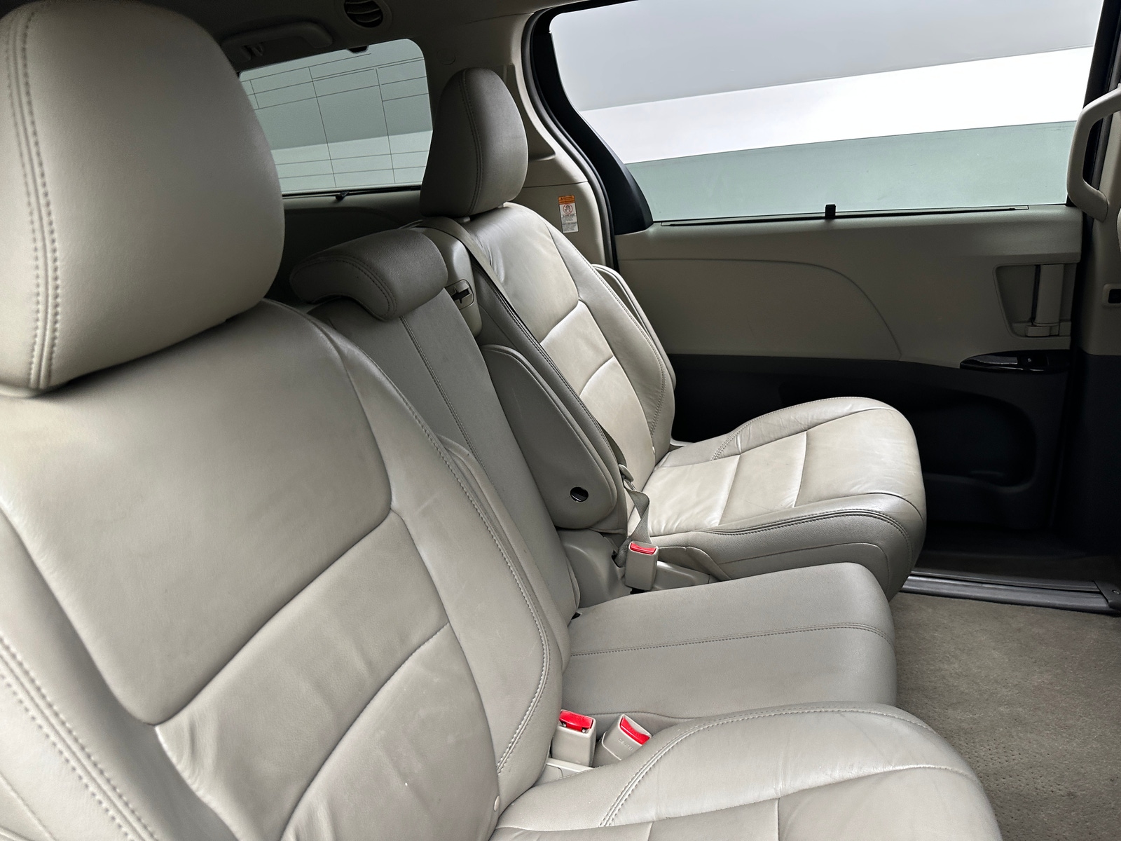 Thumbnail: 2015 Toyota Sienna - 6
