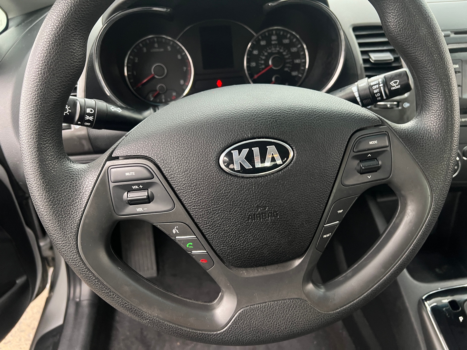 Thumbnail: 2017 Kia Forte - 5