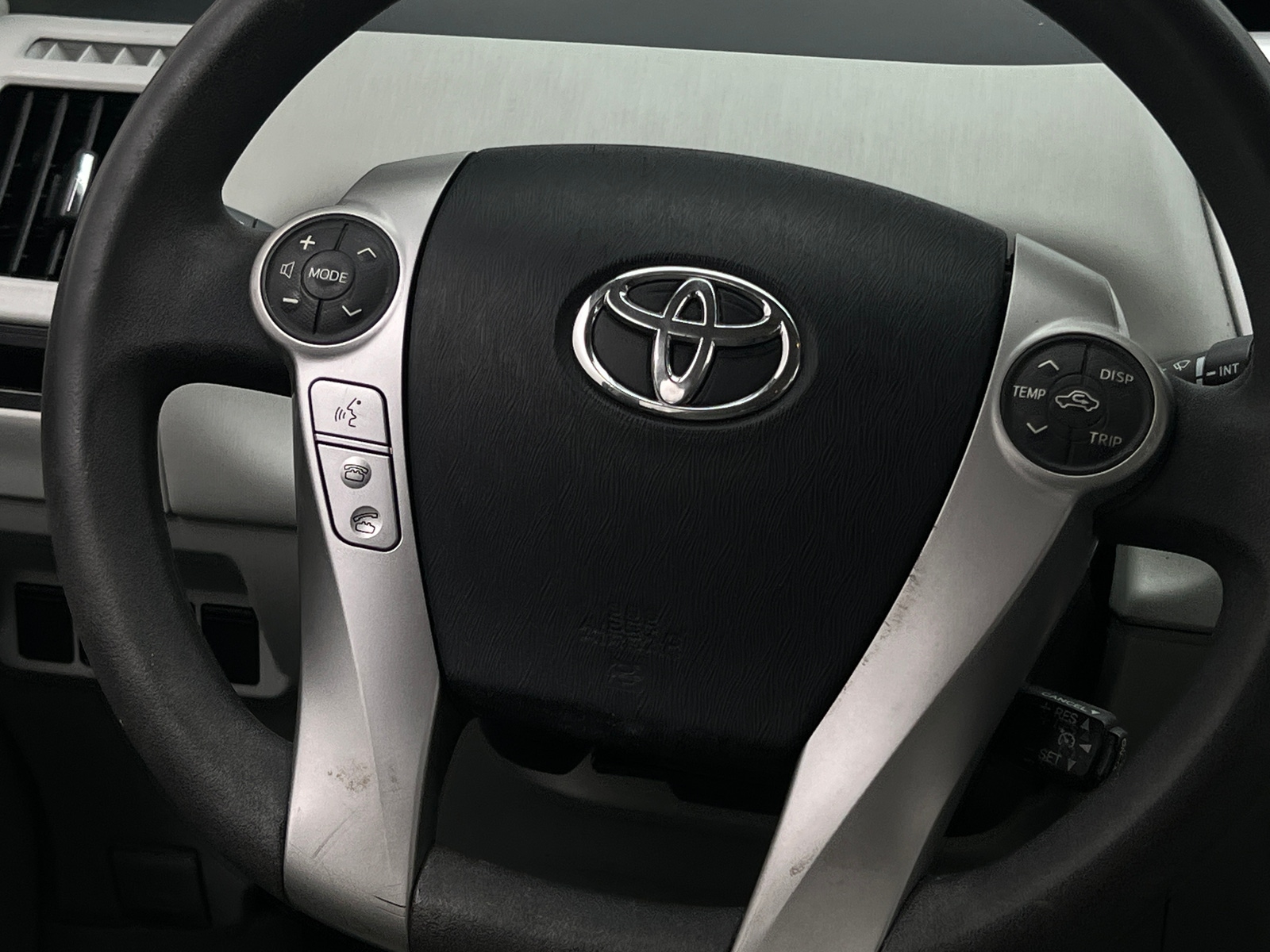 Thumbnail: 2013 Toyota Prius v - 5