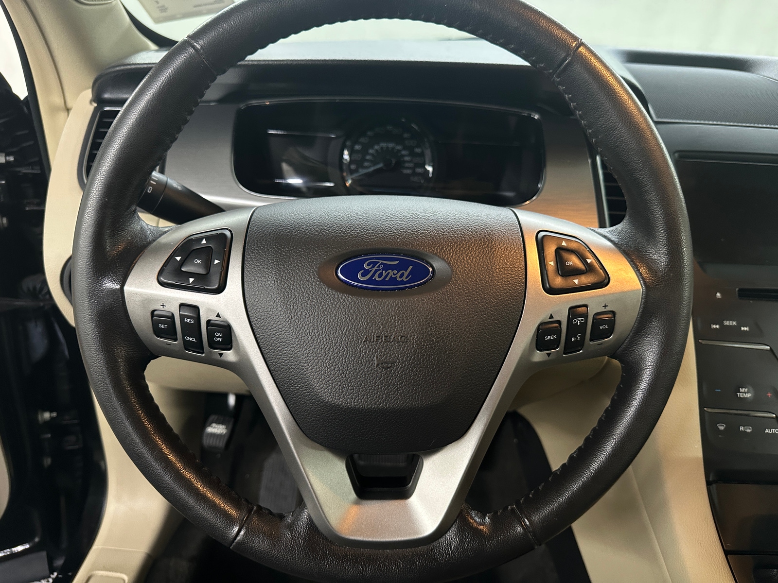 Thumbnail: 2015 Ford Taurus - 4