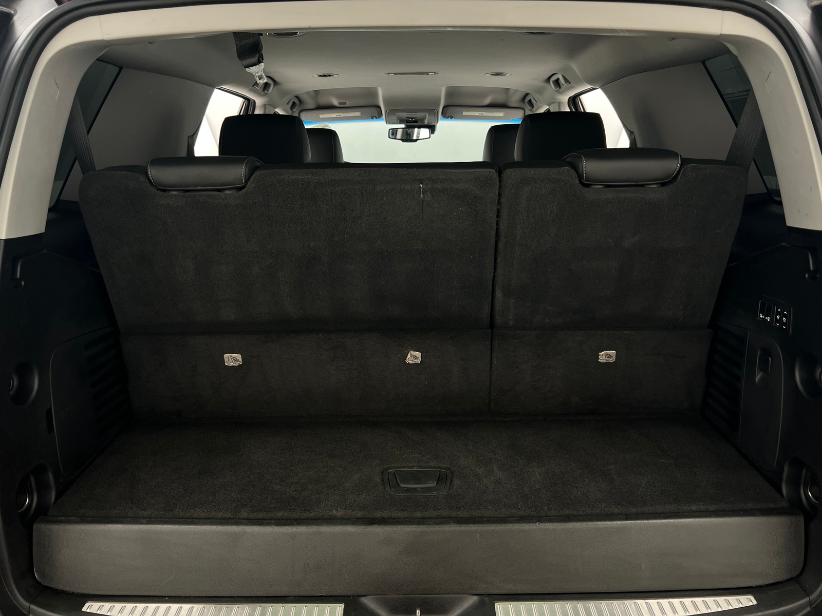 Thumbnail: 2019 Chevrolet Tahoe - 6