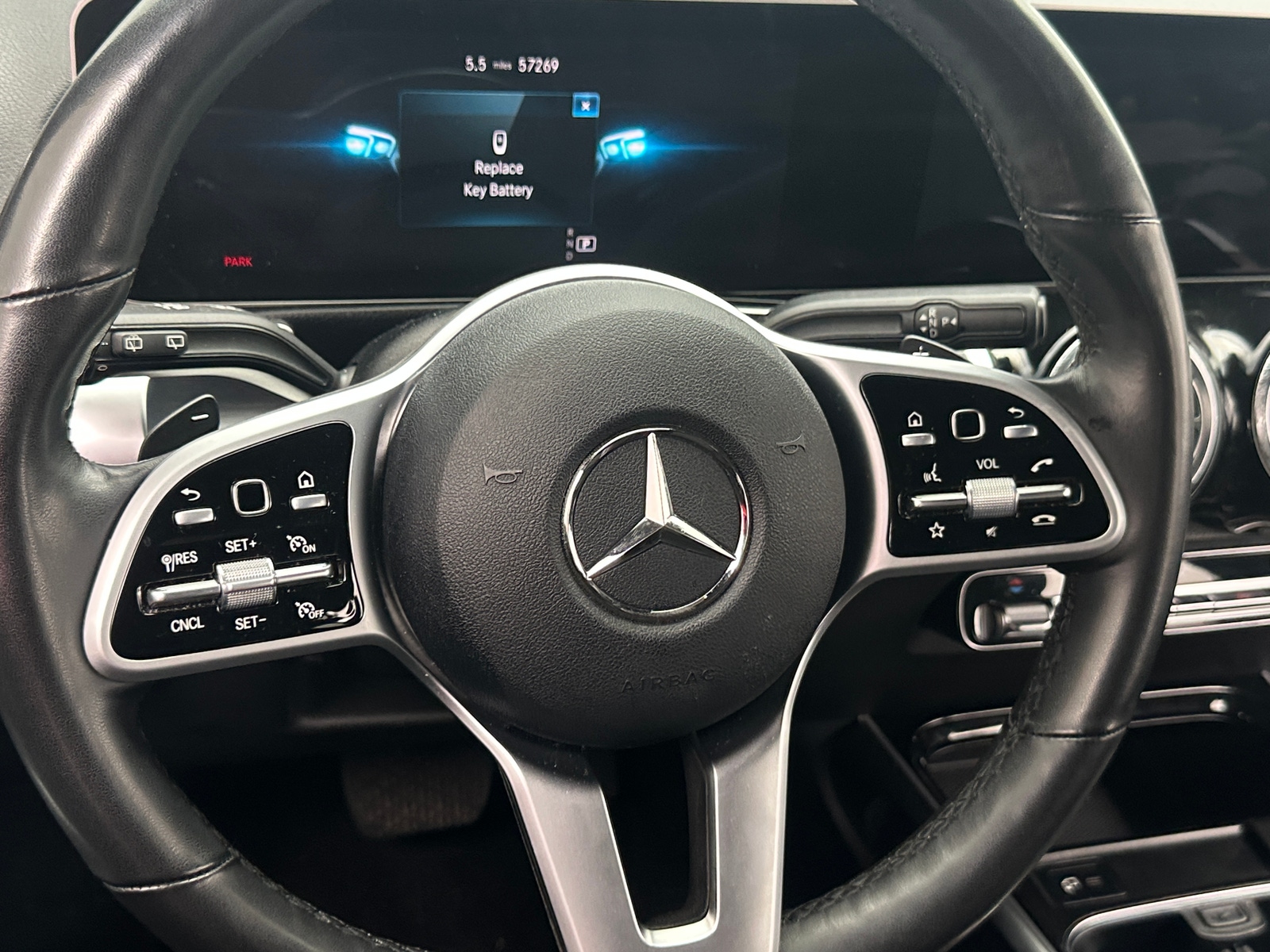 Thumbnail: 2021 Mercedes-Benz GLB - 4