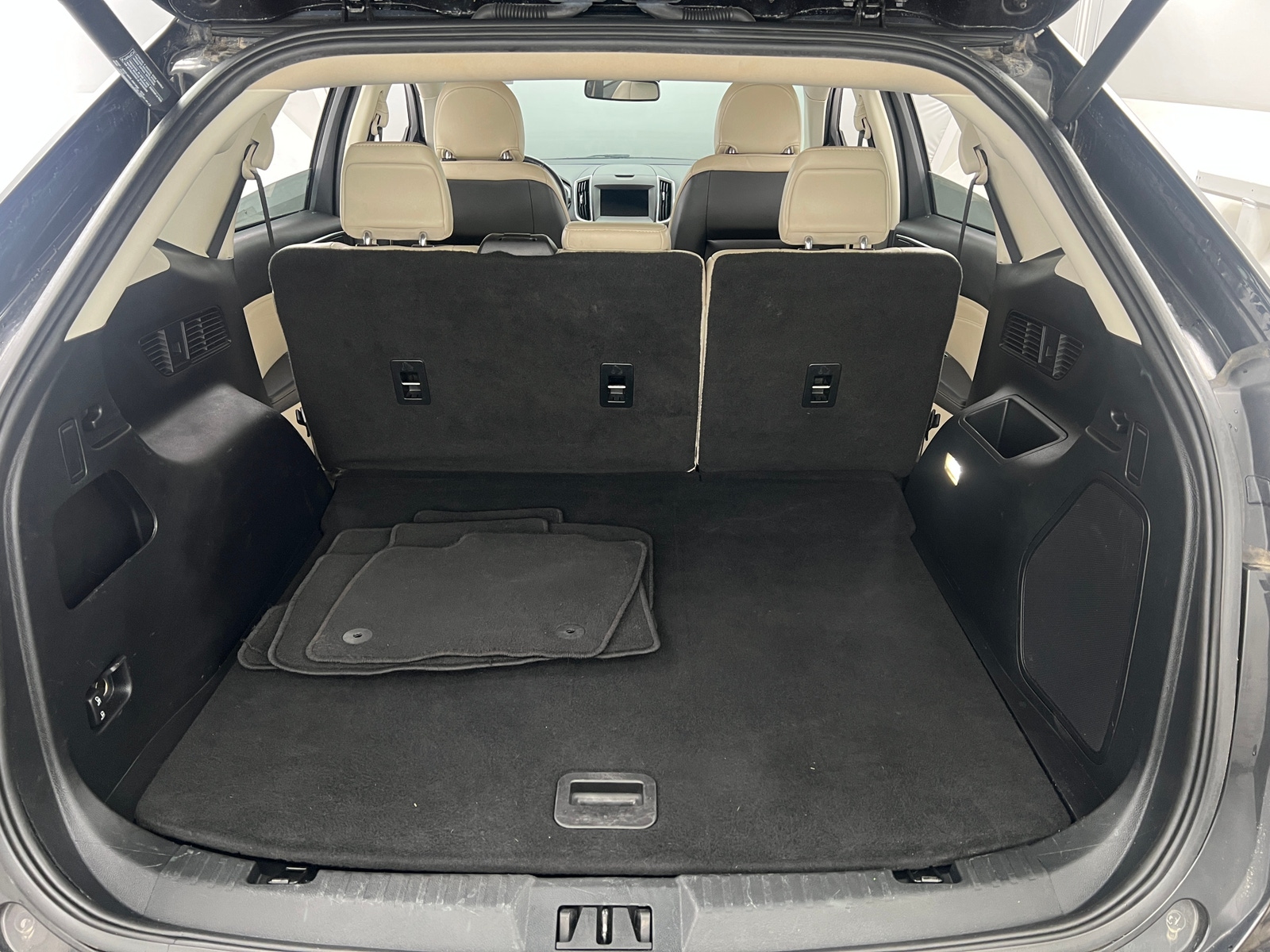 Thumbnail: 2019 Ford Edge - 6