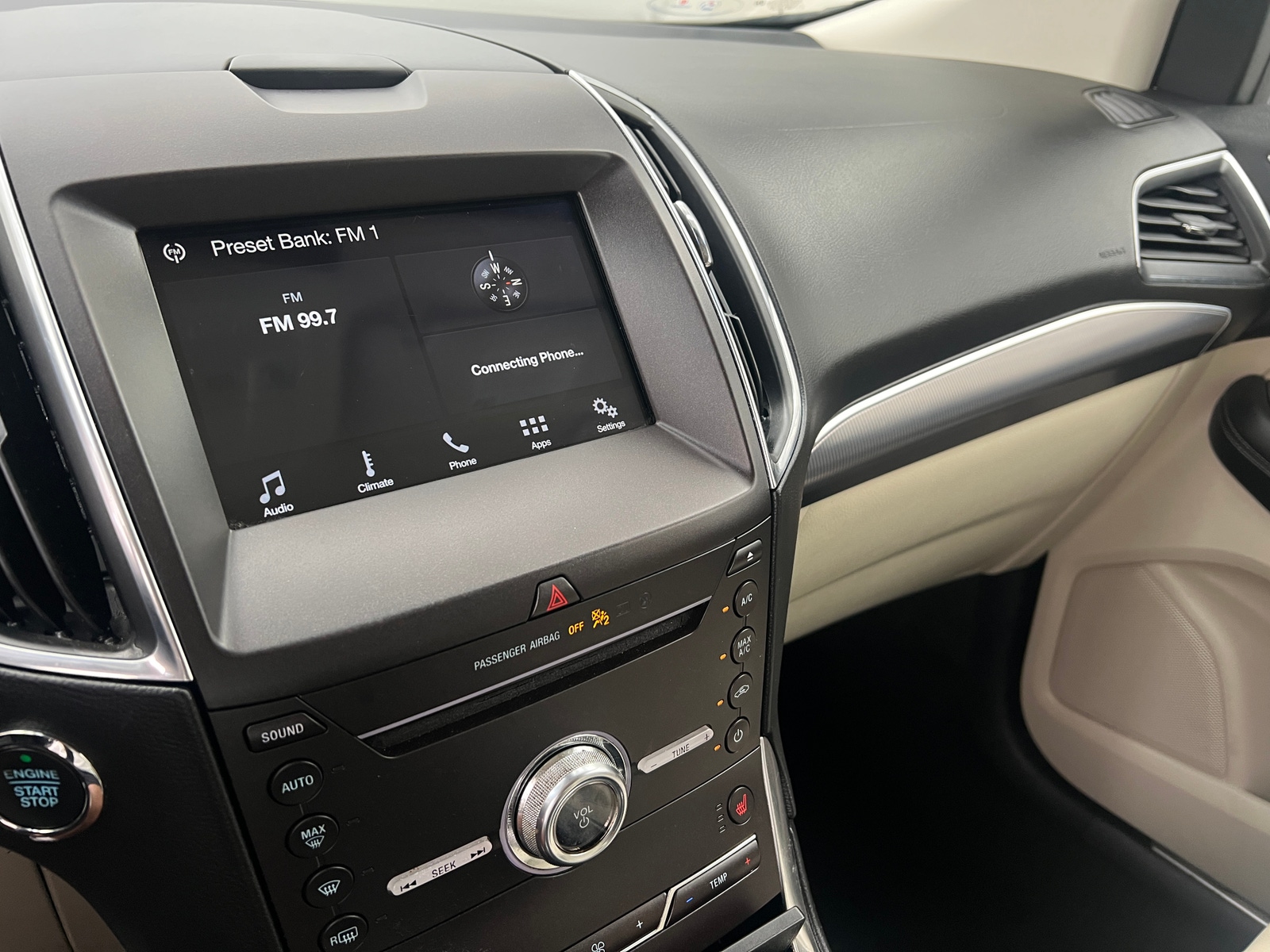 Thumbnail: 2019 Ford Edge - 3