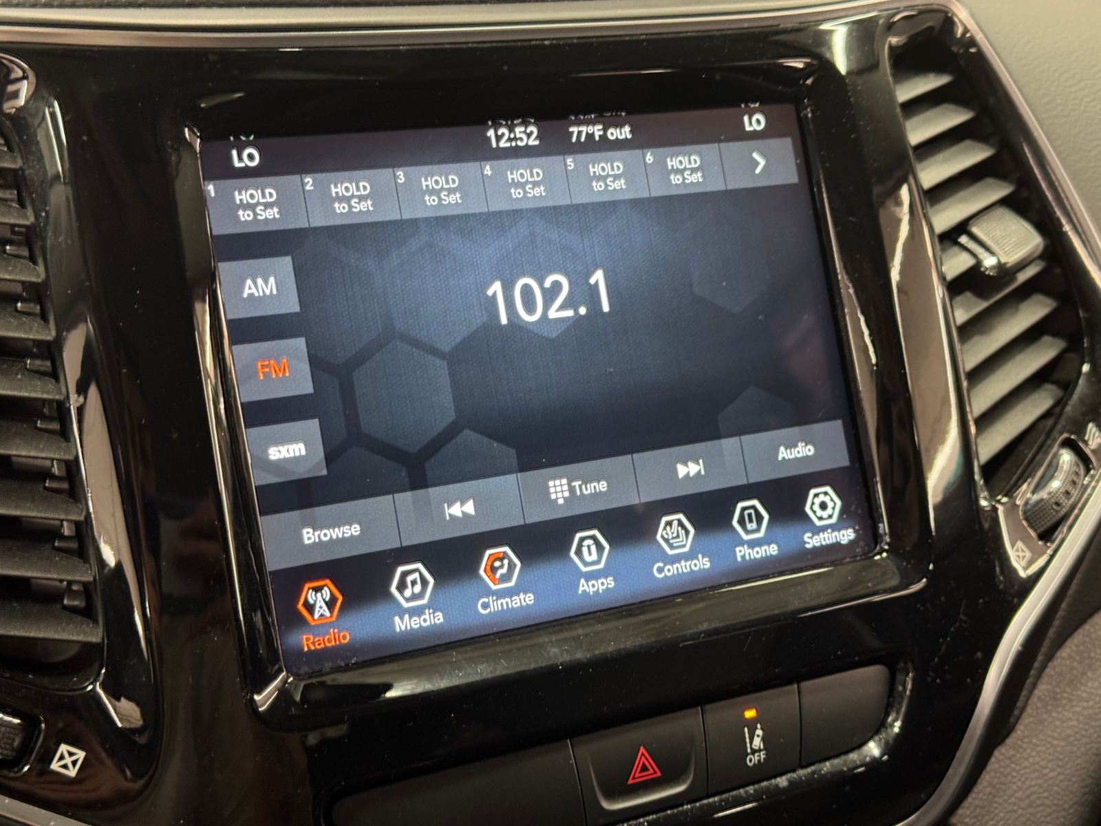 Thumbnail: 2022 Jeep Cherokee - 3