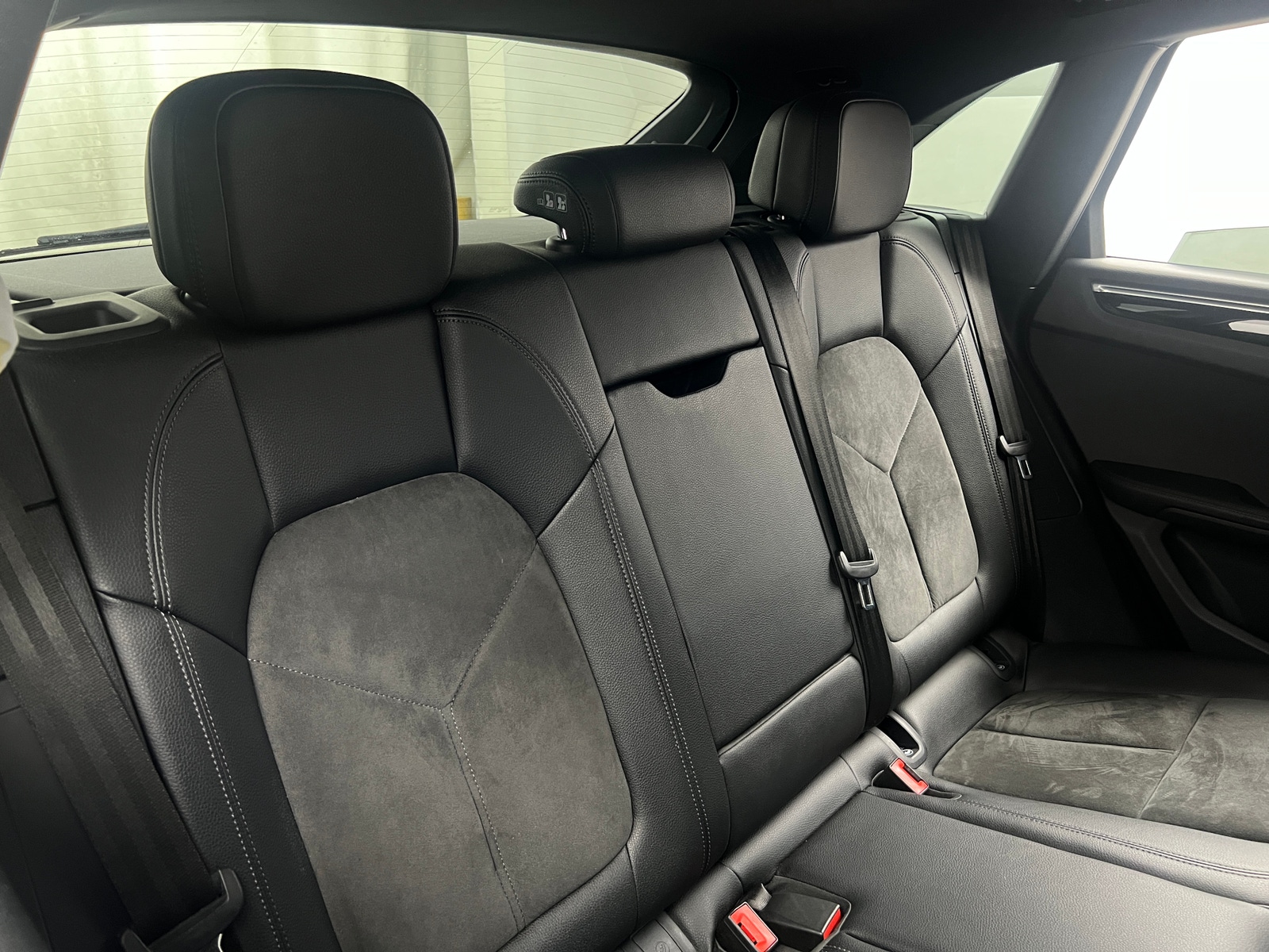 Thumbnail: 2021 Porsche Macan - 6