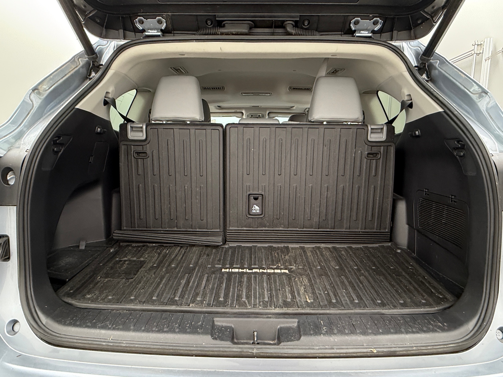 Thumbnail: 2021 Toyota Highlander - 6