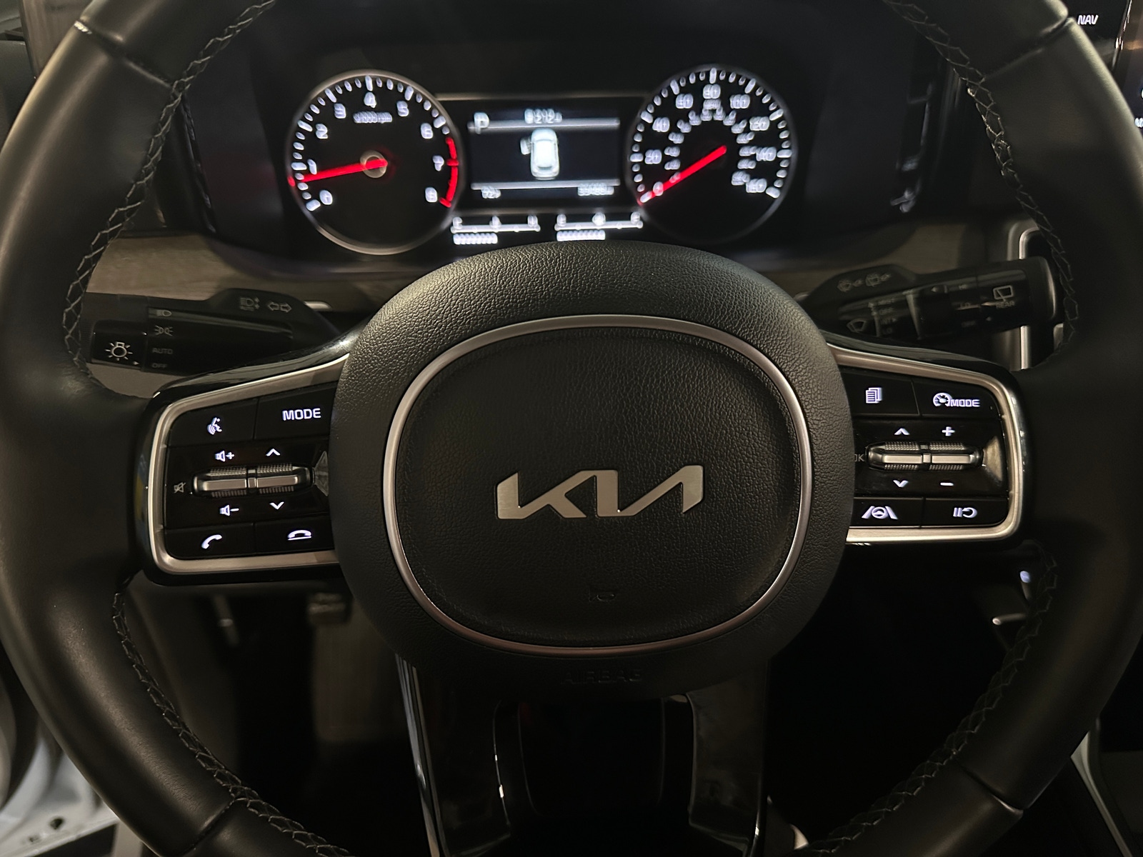 Thumbnail: 2023 Kia Sorento - 4