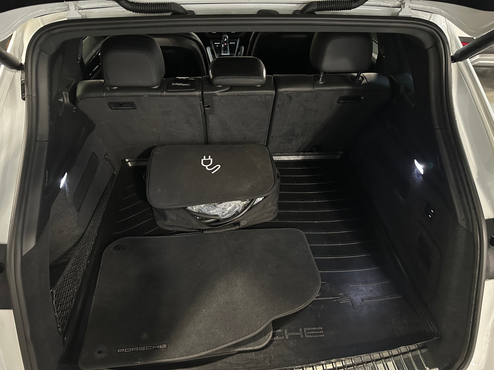 Thumbnail: 2020 Porsche Cayenne - 6