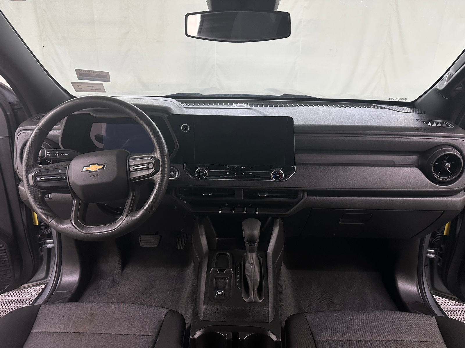Thumbnail: 2023 Chevrolet Colorado - 3
