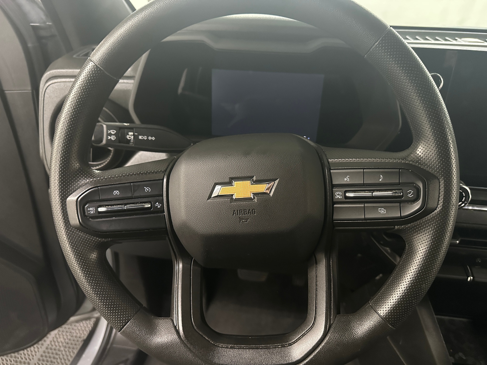 Thumbnail: 2023 Chevrolet Colorado - 5