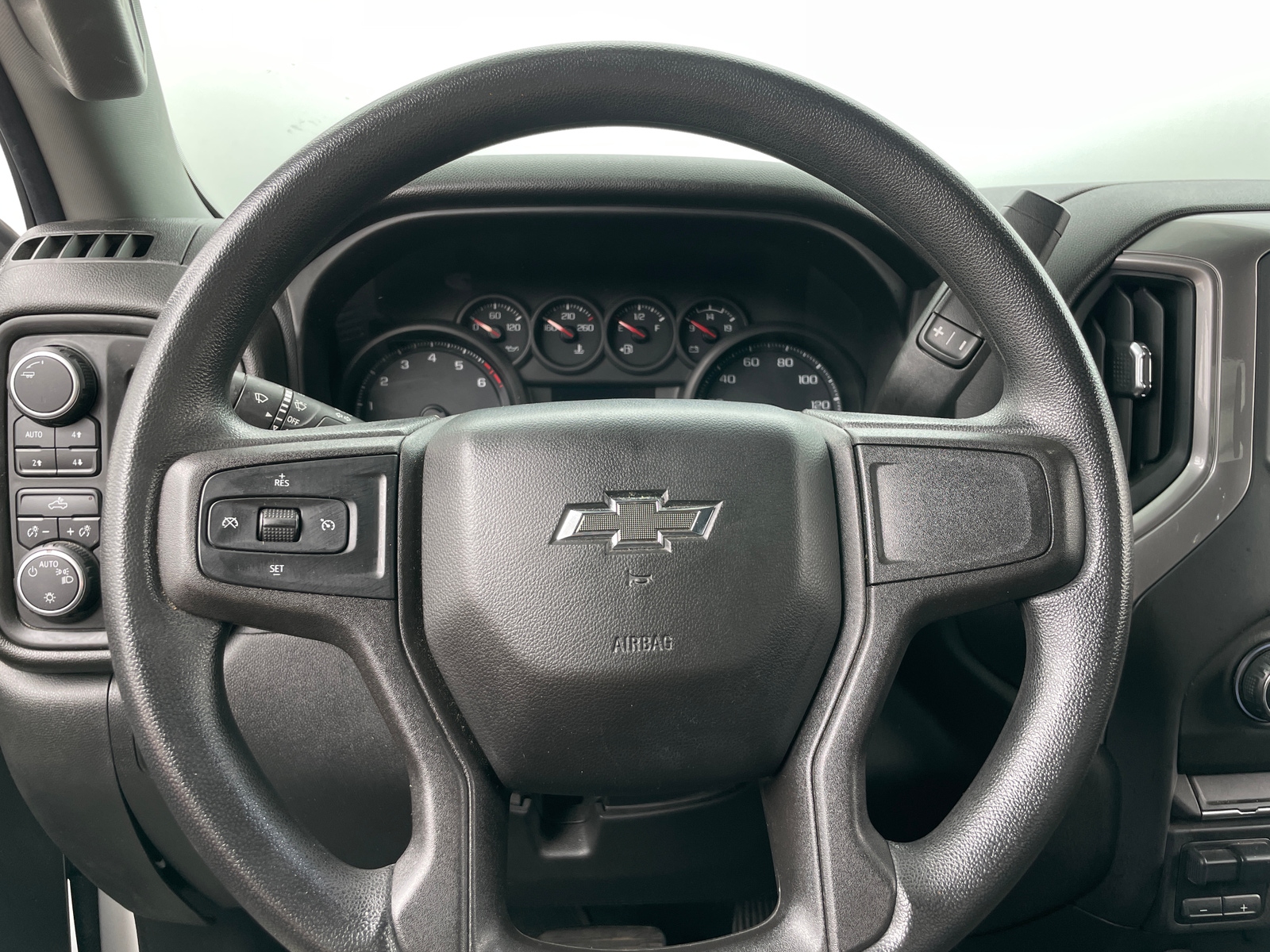 Thumbnail: 2020 Chevrolet Silverado 1500 - 5
