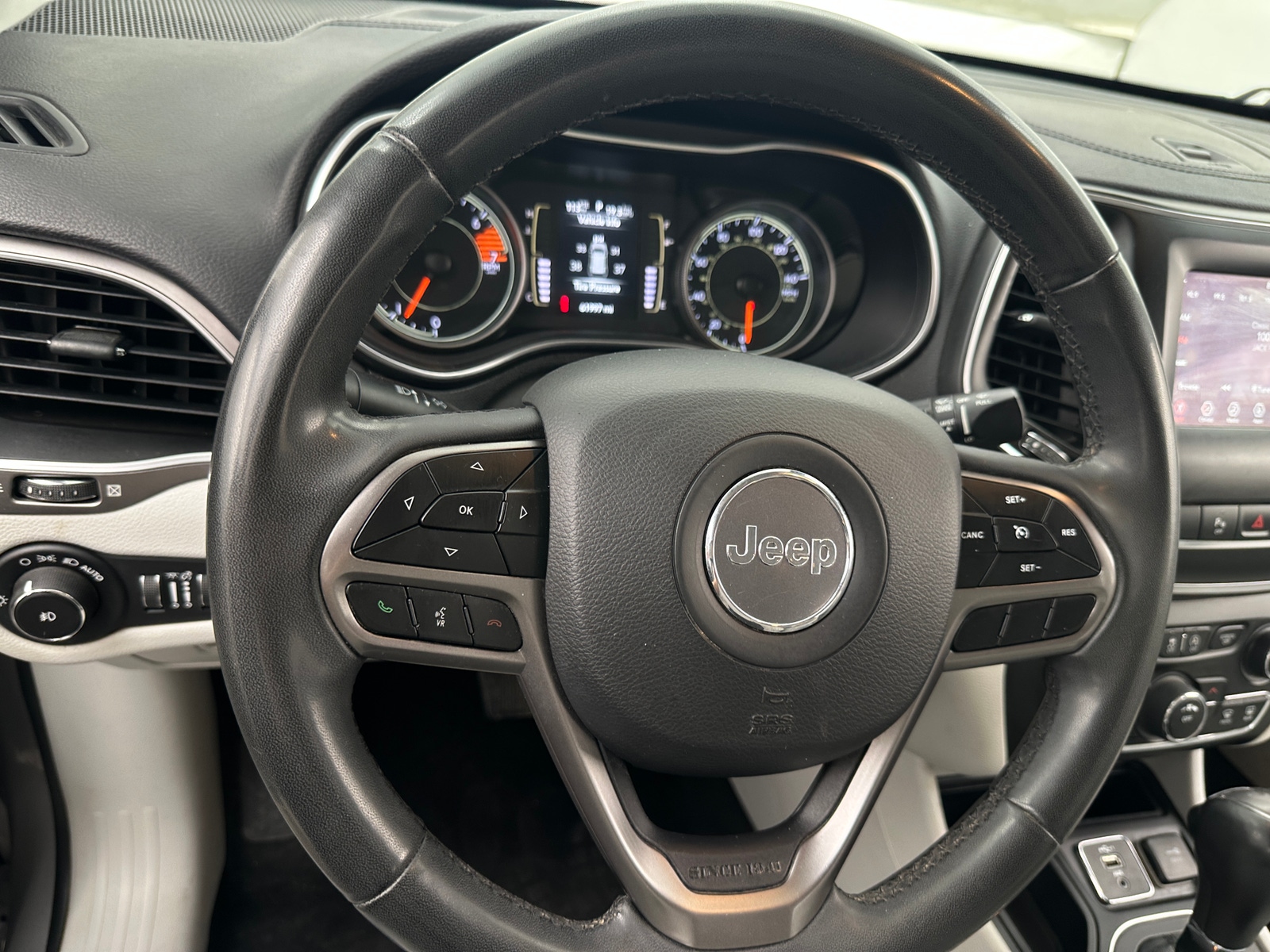 Thumbnail: 2020 Jeep Cherokee - 5