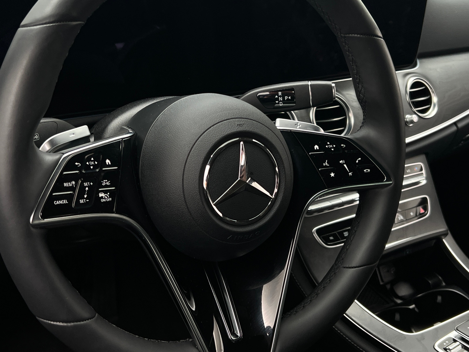 Thumbnail: 2023 Mercedes-Benz E-Class - 4