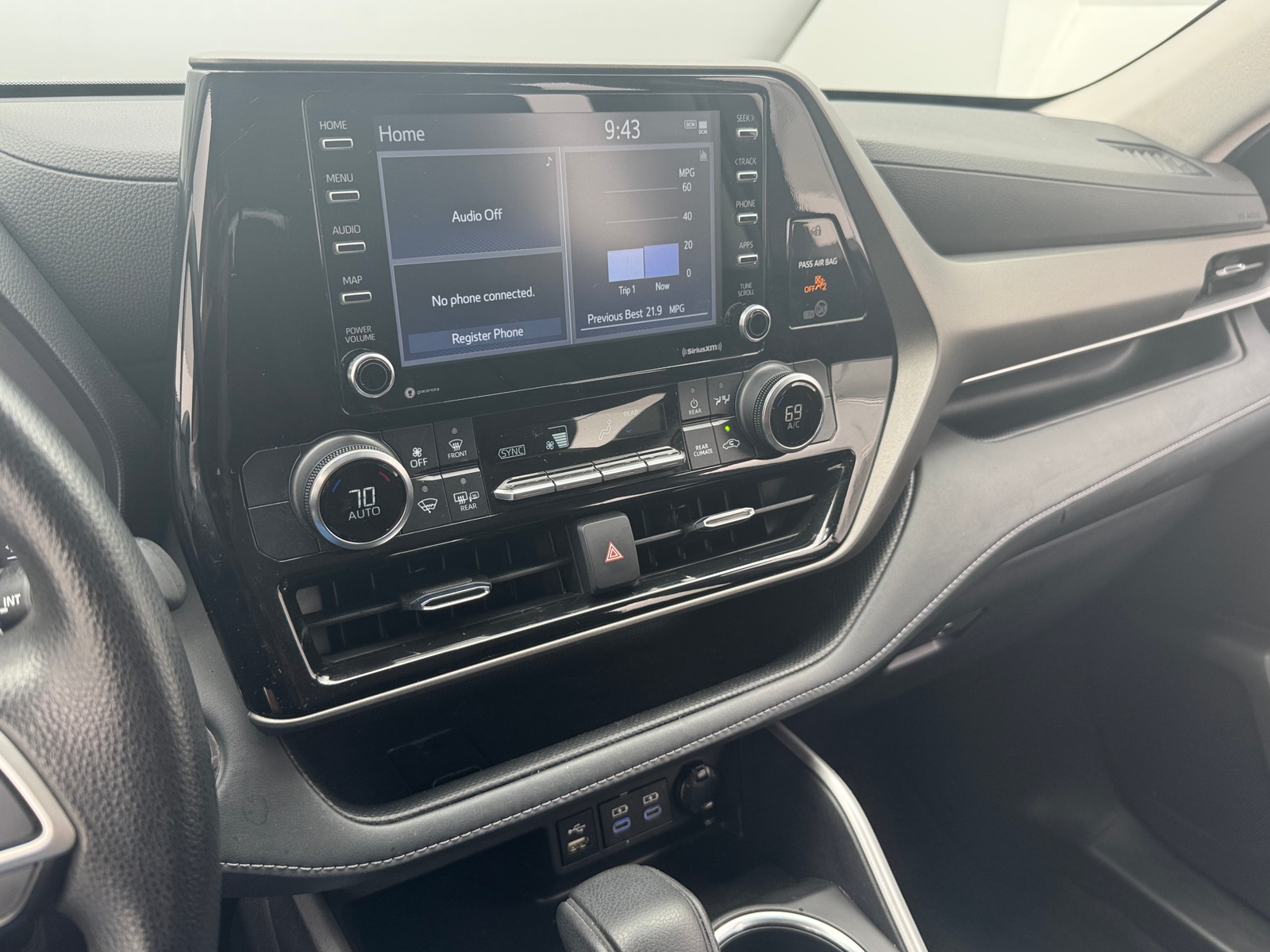 Thumbnail: 2022 Toyota Highlander - 4