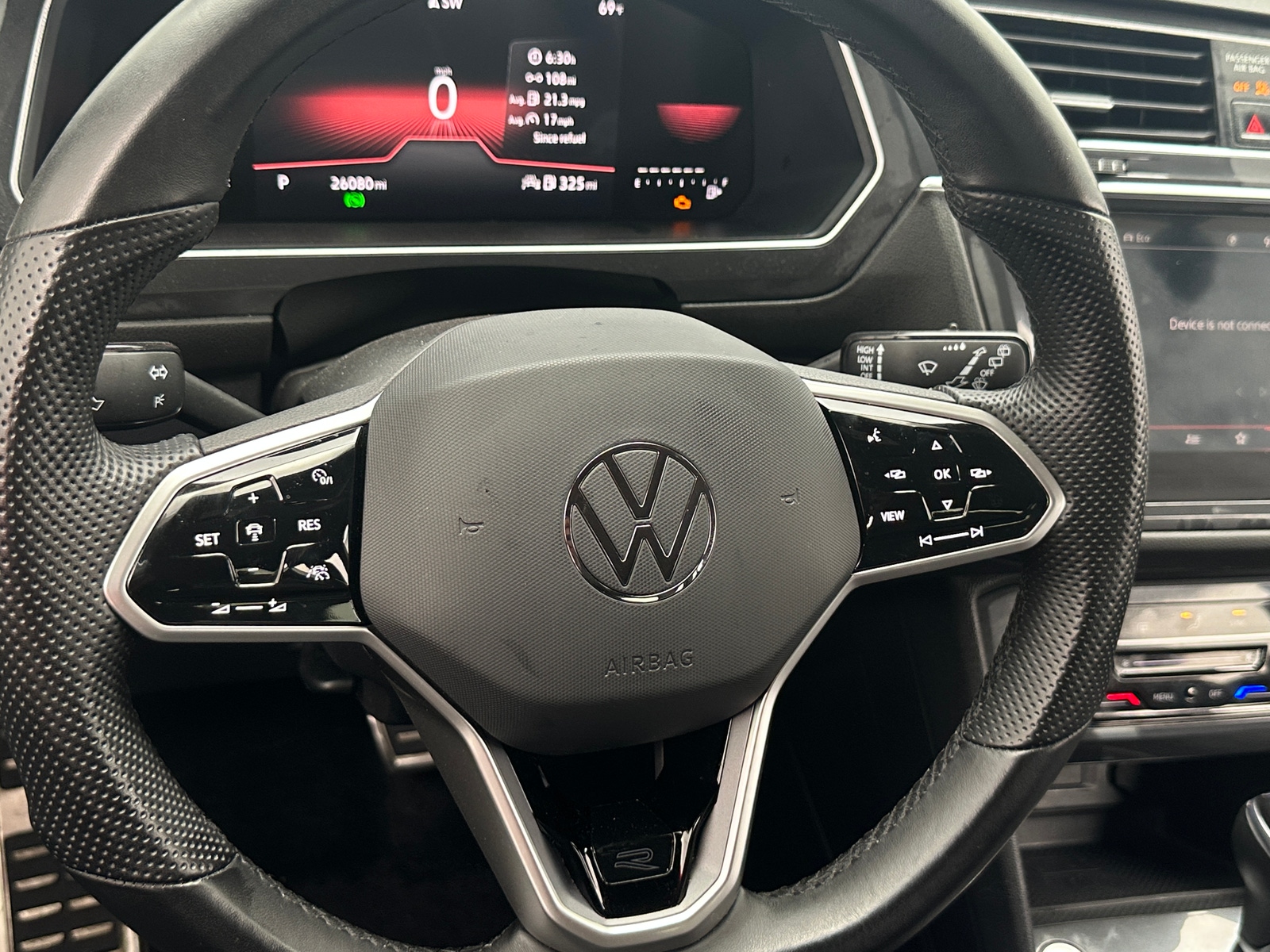 Thumbnail: 2023 Volkswagen Tiguan - 4
