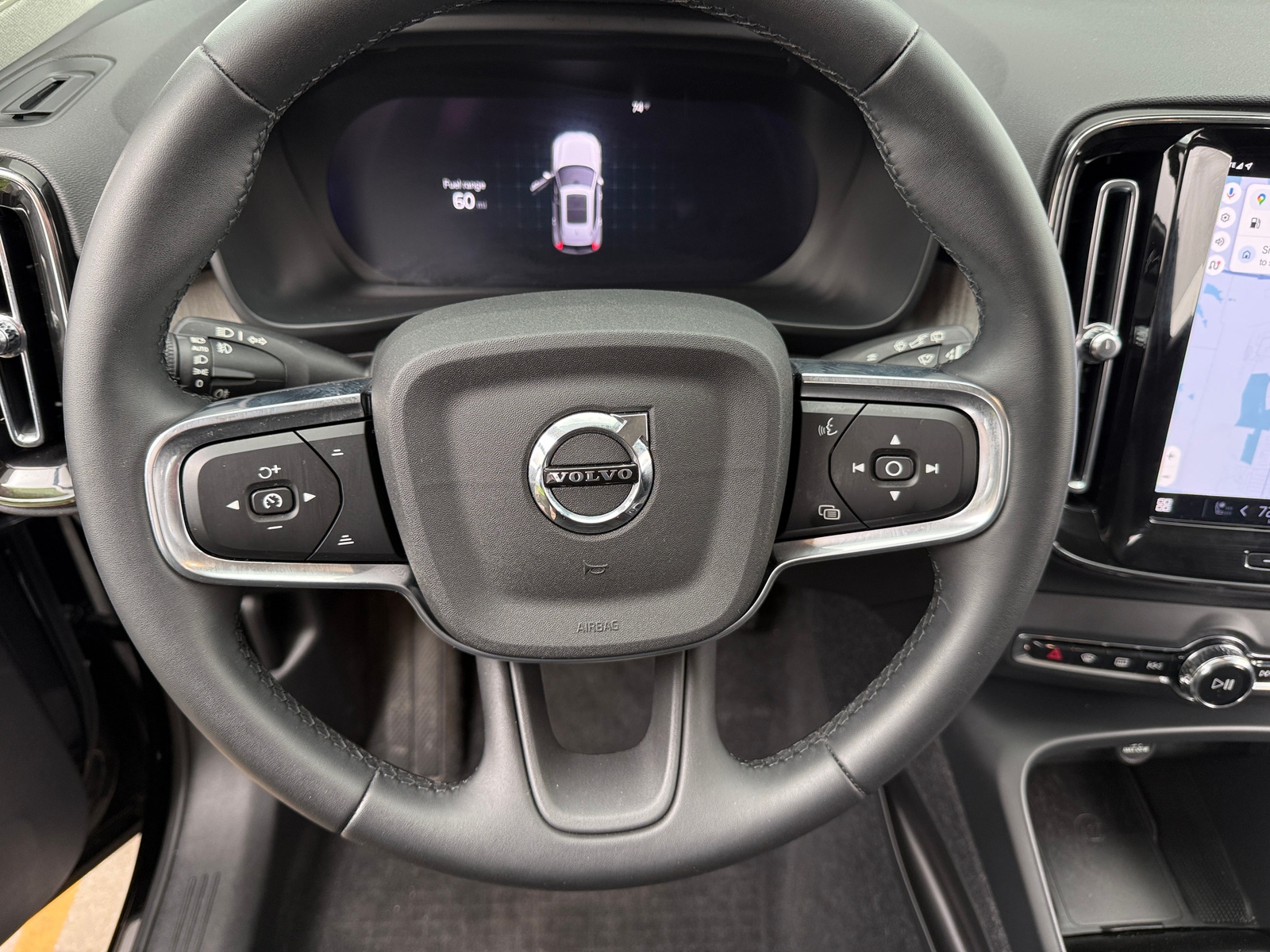 Thumbnail: 2024 Volvo XC40 - 4