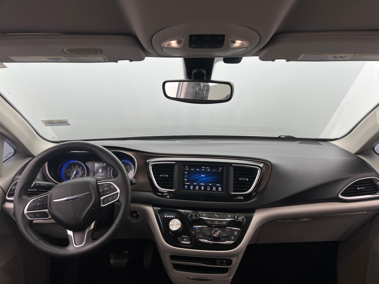Thumbnail: 2018 Chrysler Pacifica - 3