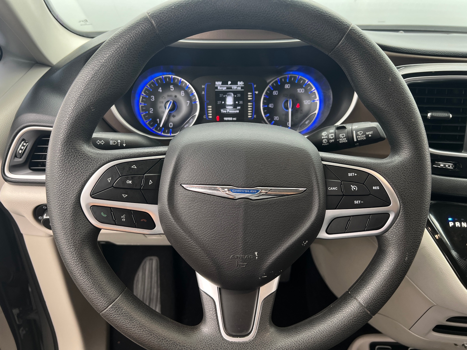 Thumbnail: 2018 Chrysler Pacifica - 5