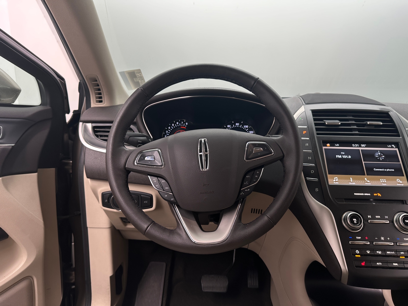 Thumbnail: 2019 Lincoln MKC - 4