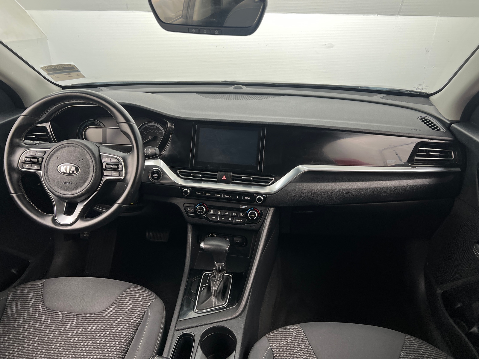 Thumbnail: 2021 Kia Niro - 3
