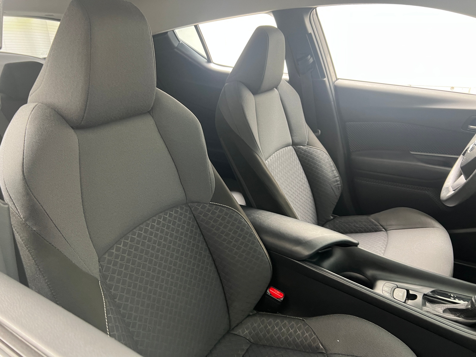 Thumbnail: 2020 Toyota C-HR - 2