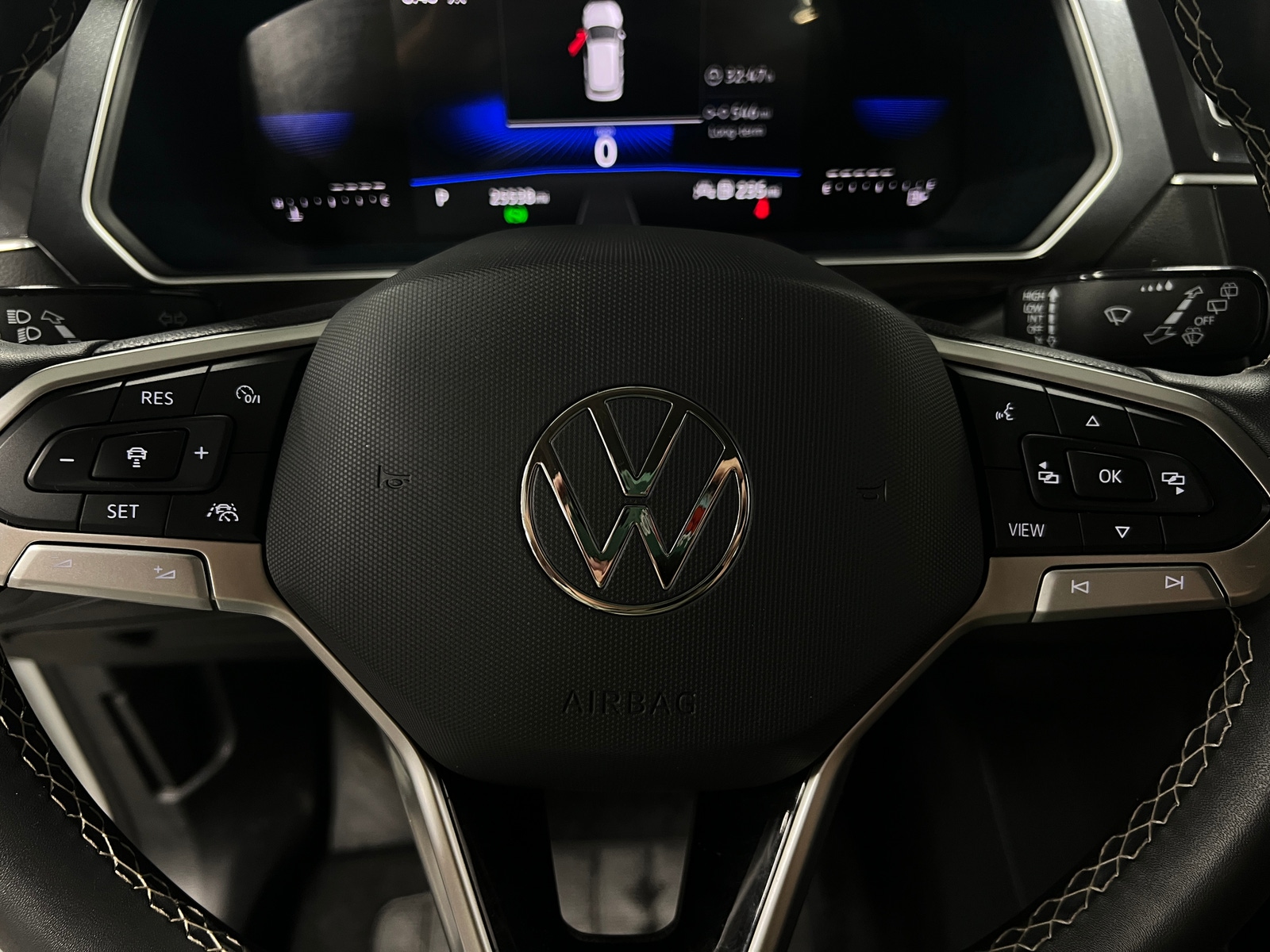 Thumbnail: 2024 Volkswagen Tiguan - 4