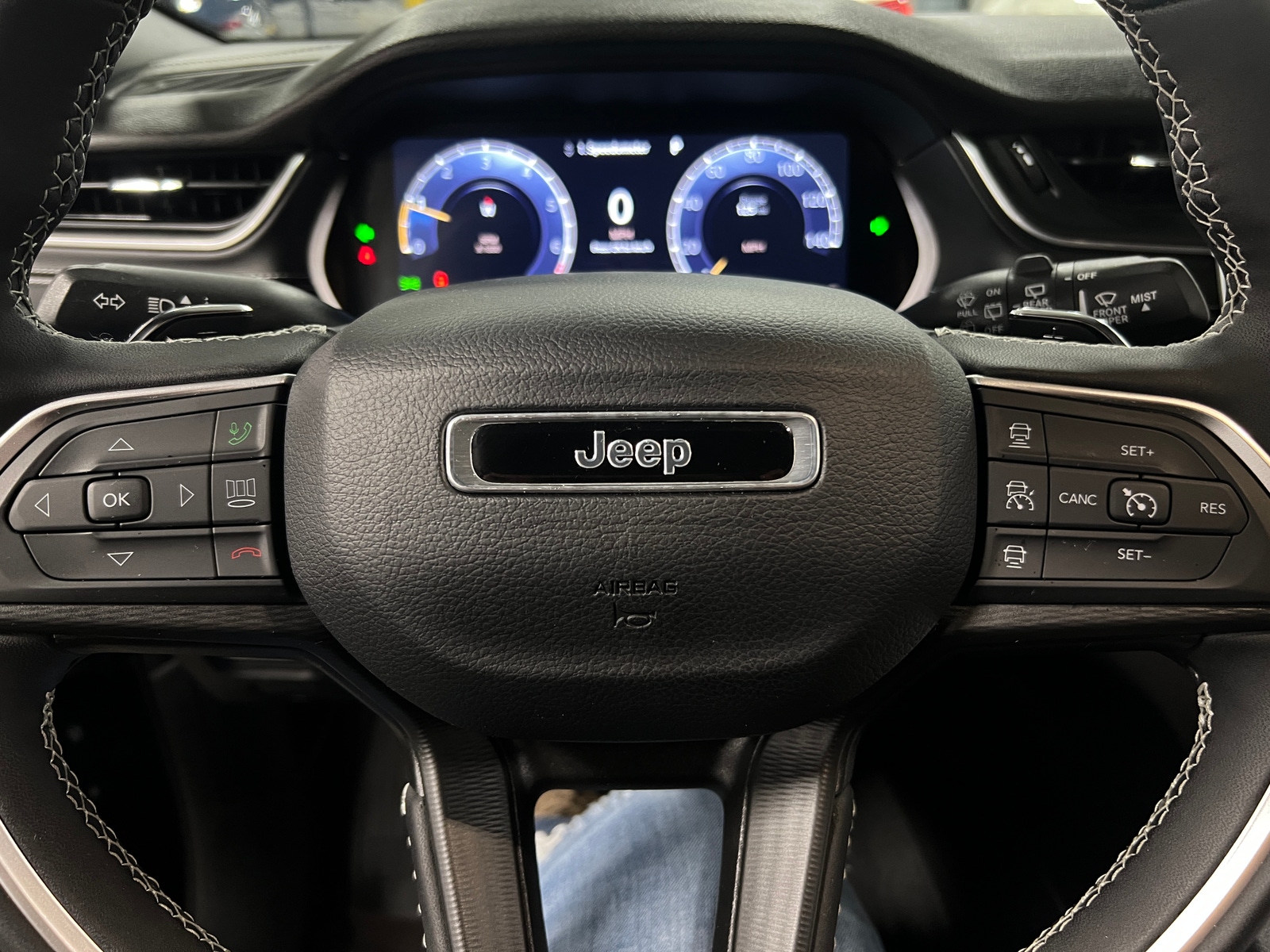 Thumbnail: 2024 Jeep Grand Cherokee - 4