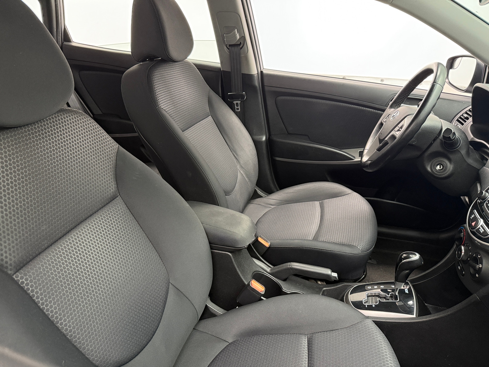 Thumbnail: 2015 Hyundai Accent - 2