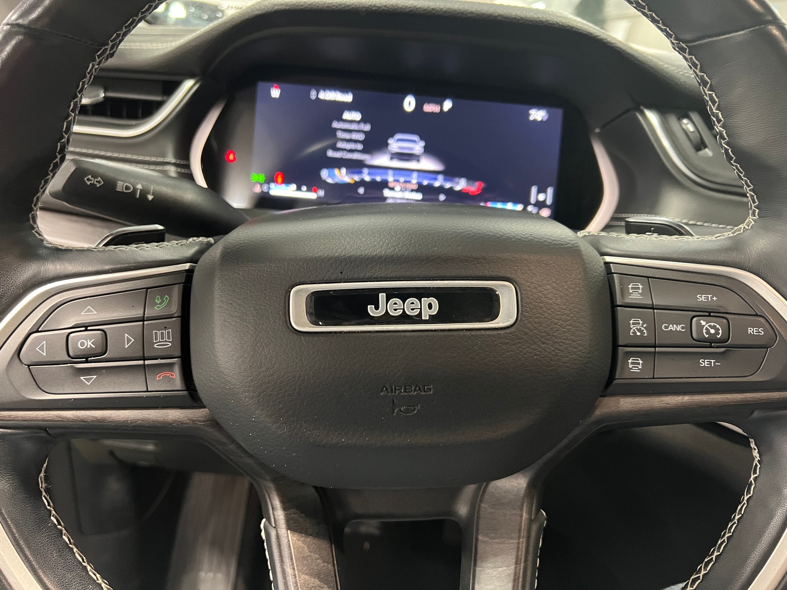 Thumbnail: 2021 Jeep Grand Cherokee L - 4