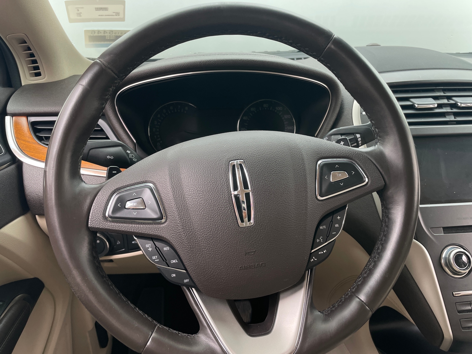 Thumbnail: 2017 Lincoln MKC - 4