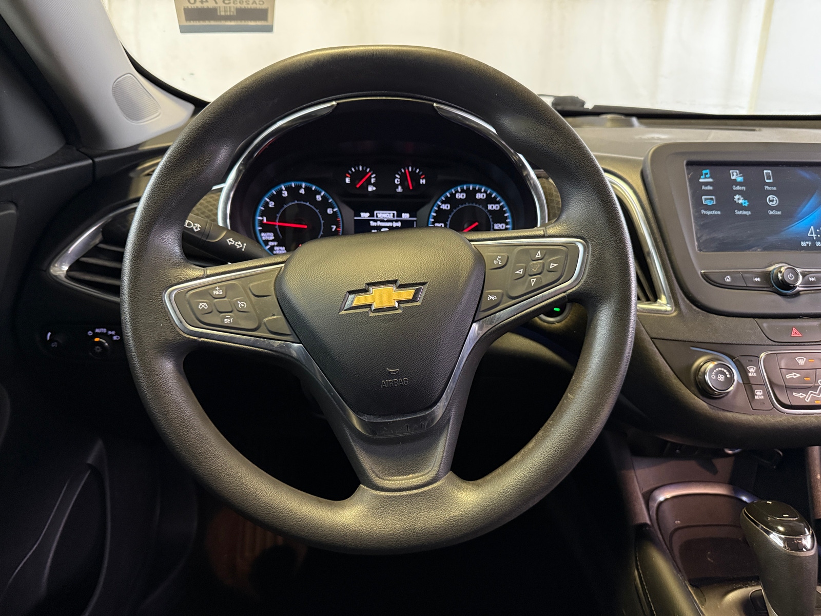 Thumbnail: 2018 Chevrolet Malibu - 5