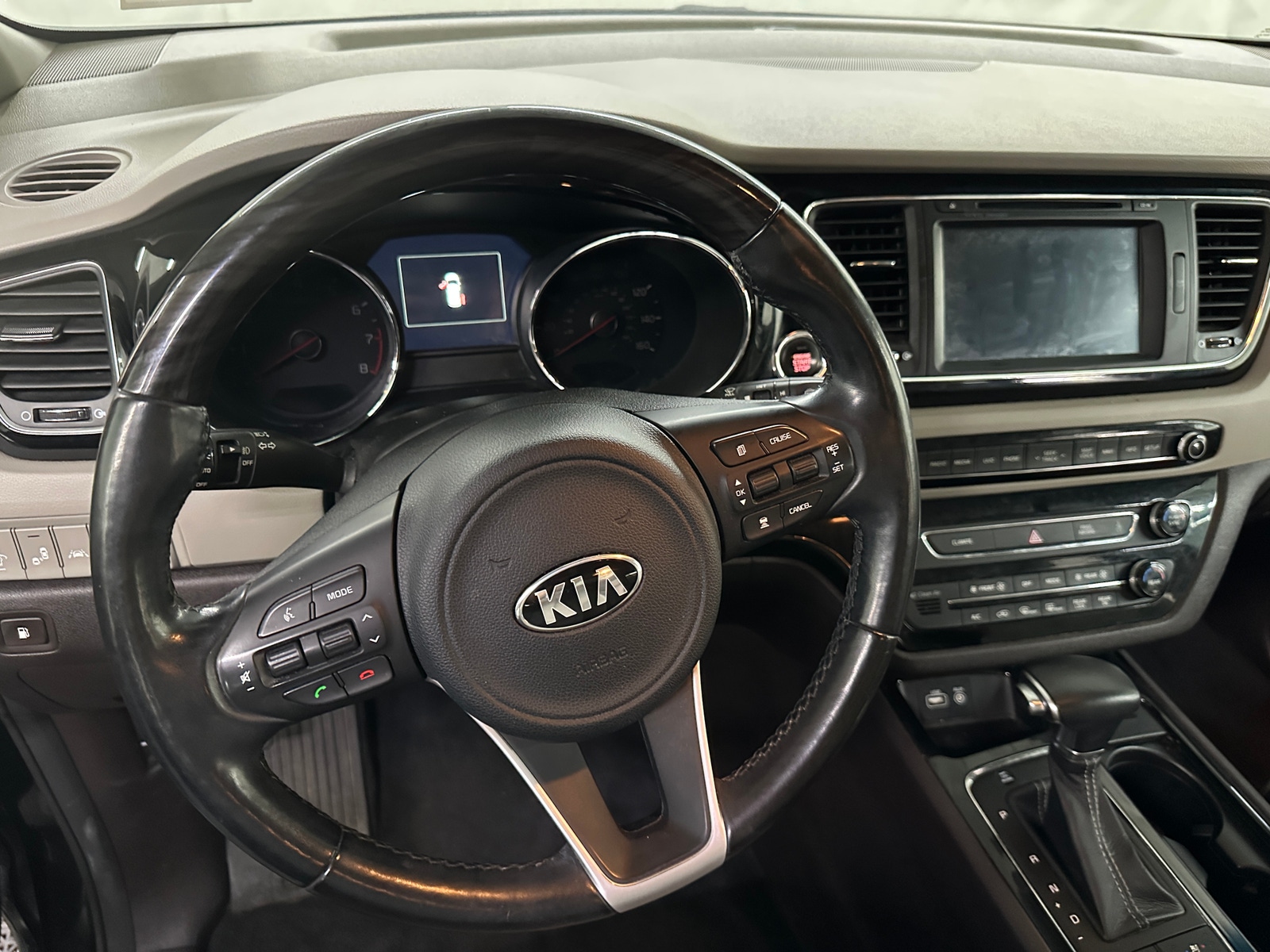 Thumbnail: 2017 Kia Sedona - 4