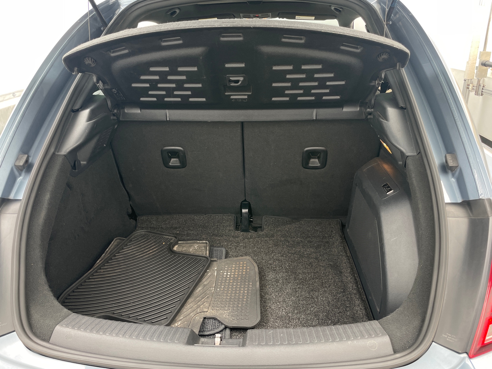 Thumbnail: 2019 Volkswagen Beetle - 6