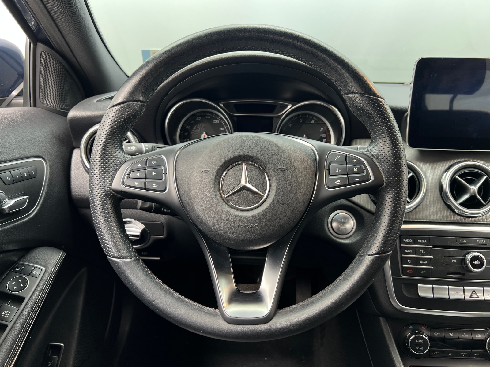 Thumbnail: 2020 Mercedes-Benz GLA - 4