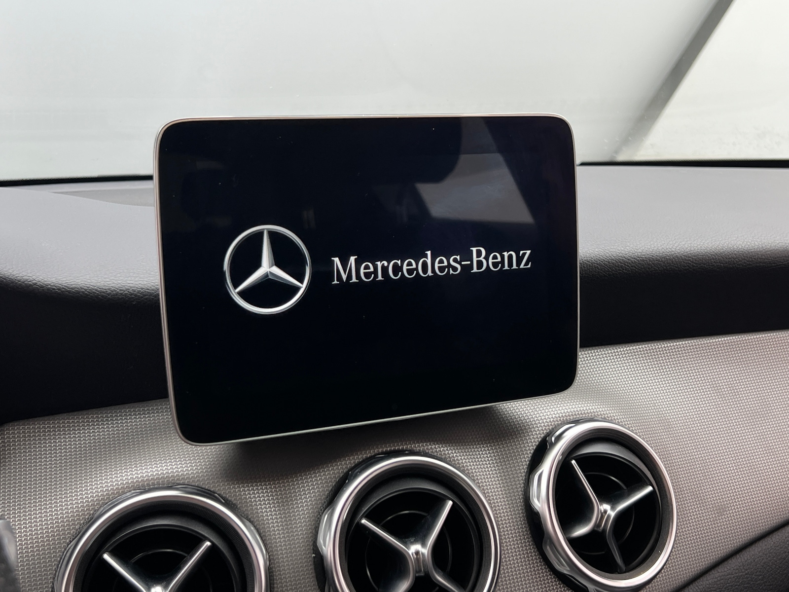 Thumbnail: 2020 Mercedes-Benz GLA - 3