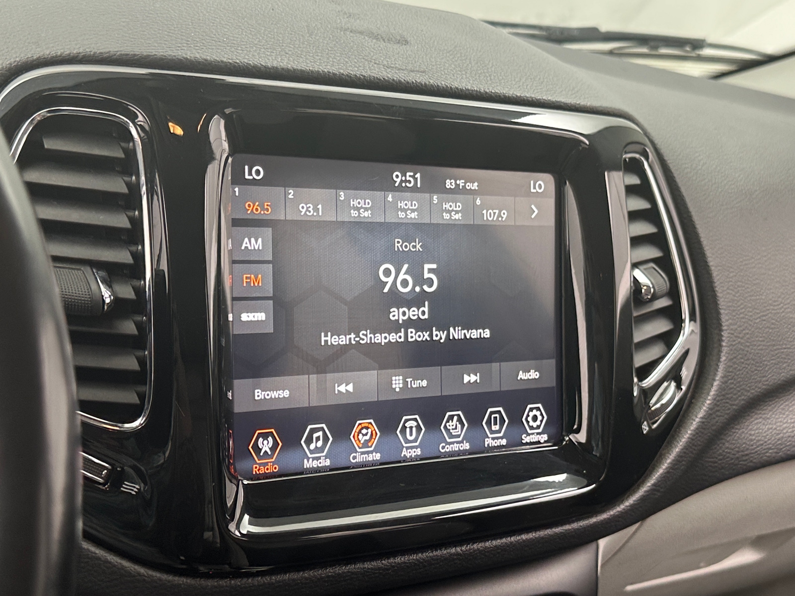 Thumbnail: 2021 Jeep Compass - 3