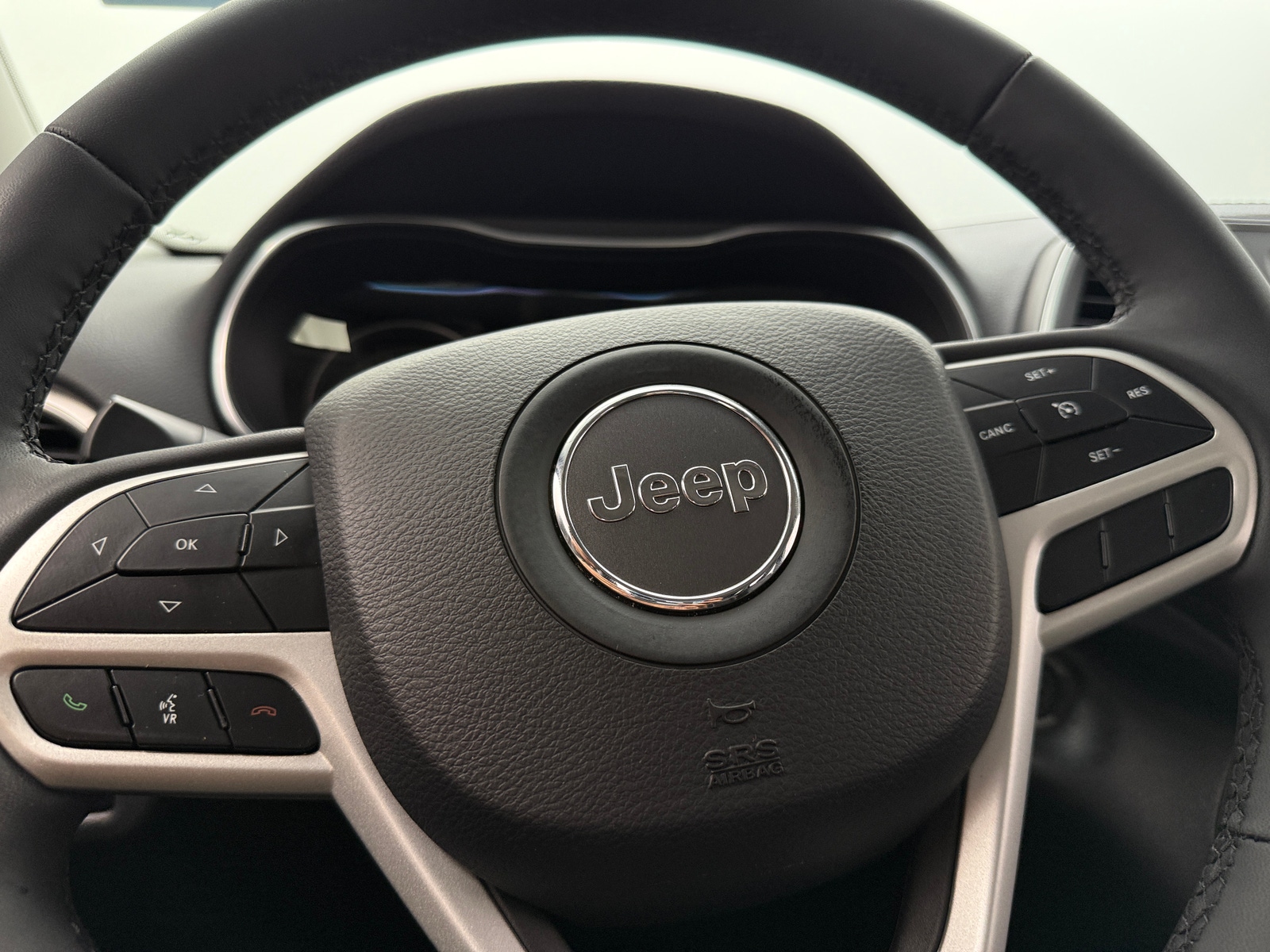 Thumbnail: 2022 Jeep Cherokee - 5