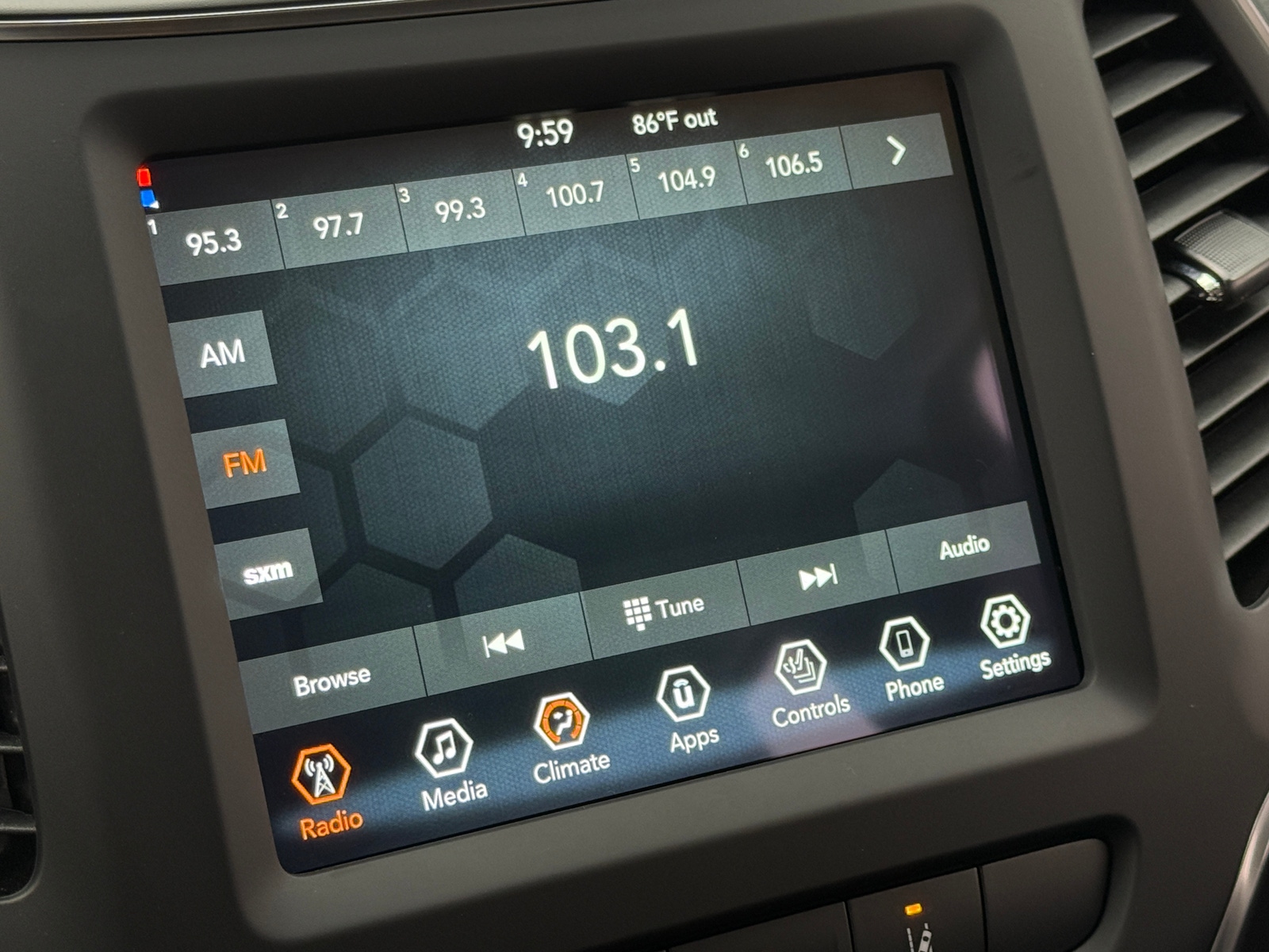 Thumbnail: 2022 Jeep Cherokee - 4