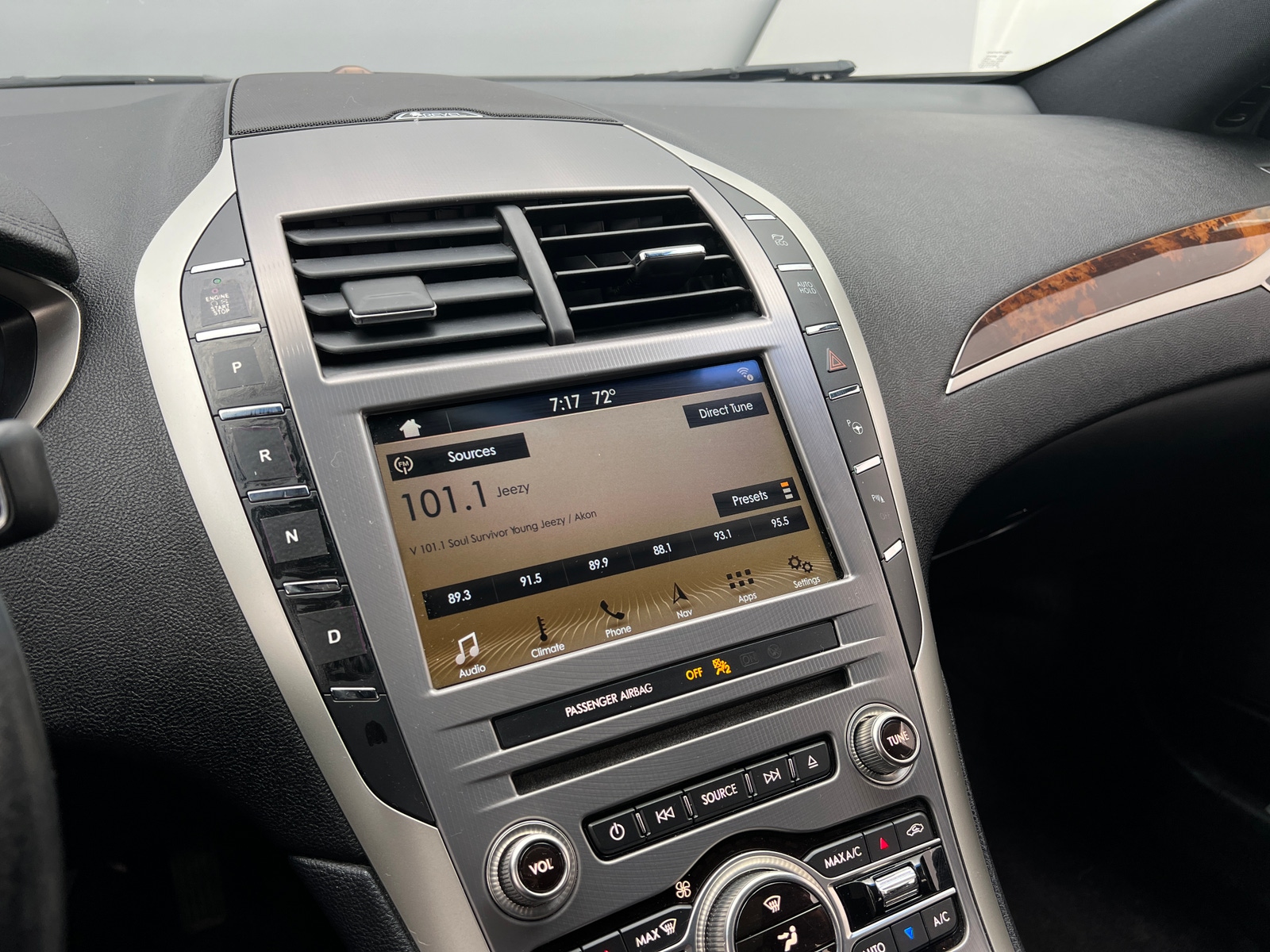 Thumbnail: 2017 Lincoln MKZ - 3