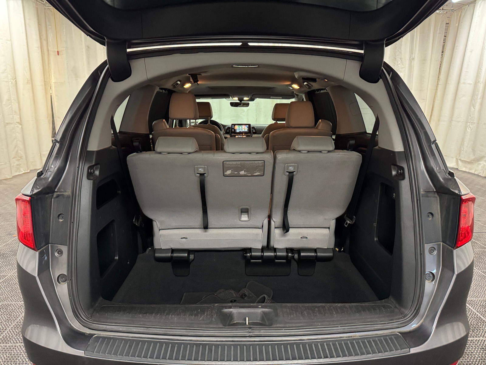 Thumbnail: 2018 Honda Odyssey - 6