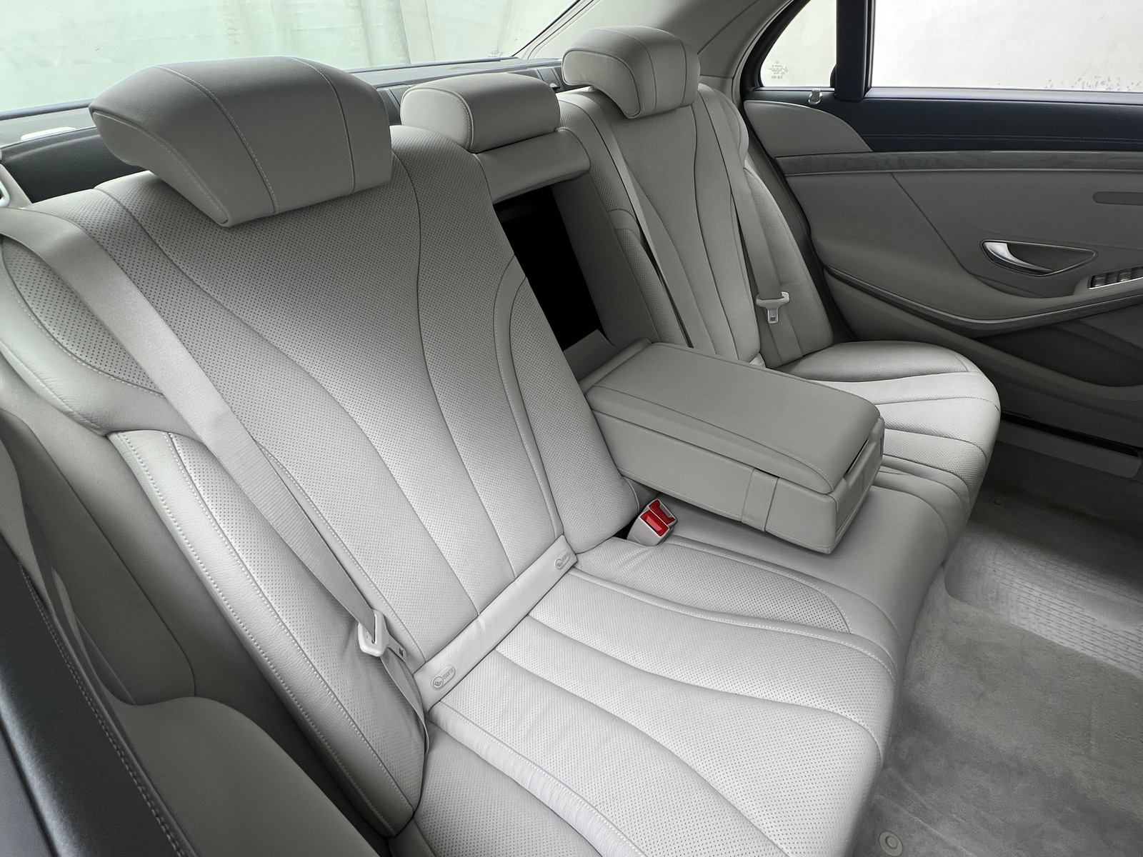 Thumbnail: 2016 Mercedes-Benz S-Class - 5