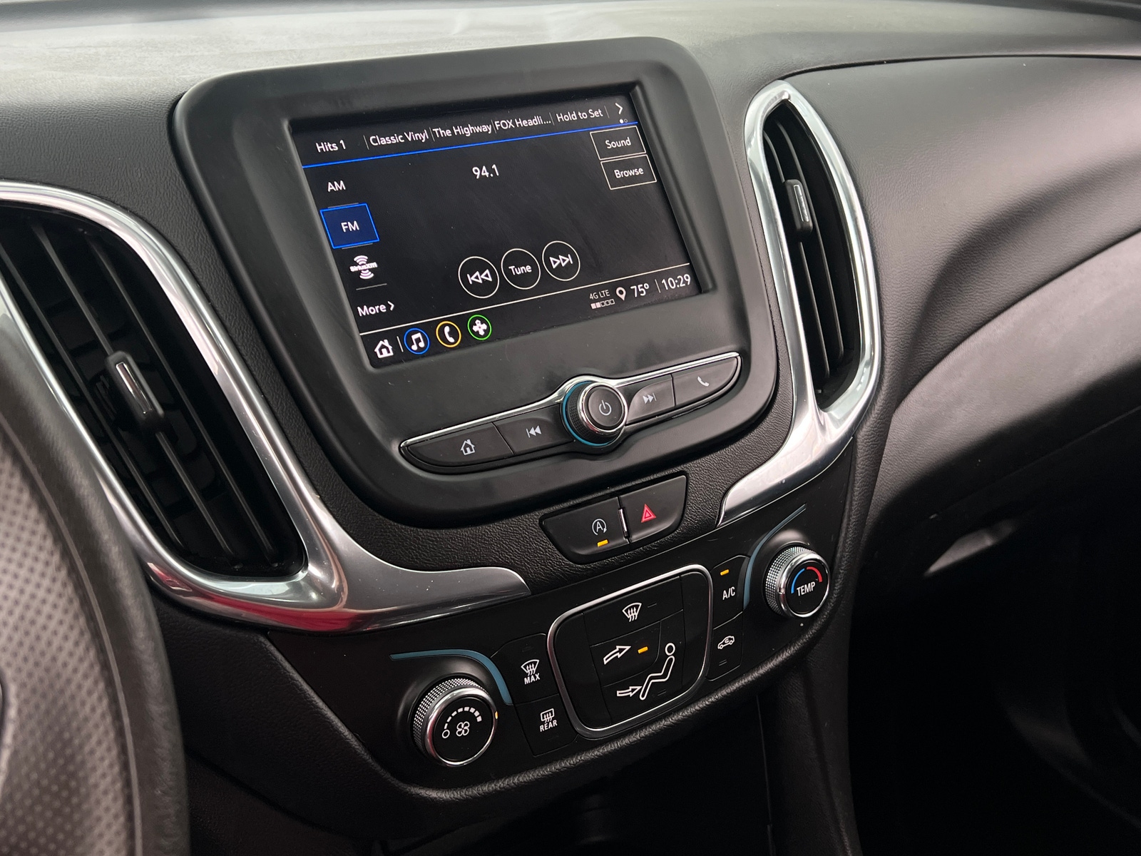 Thumbnail: 2023 Chevrolet Equinox - 4