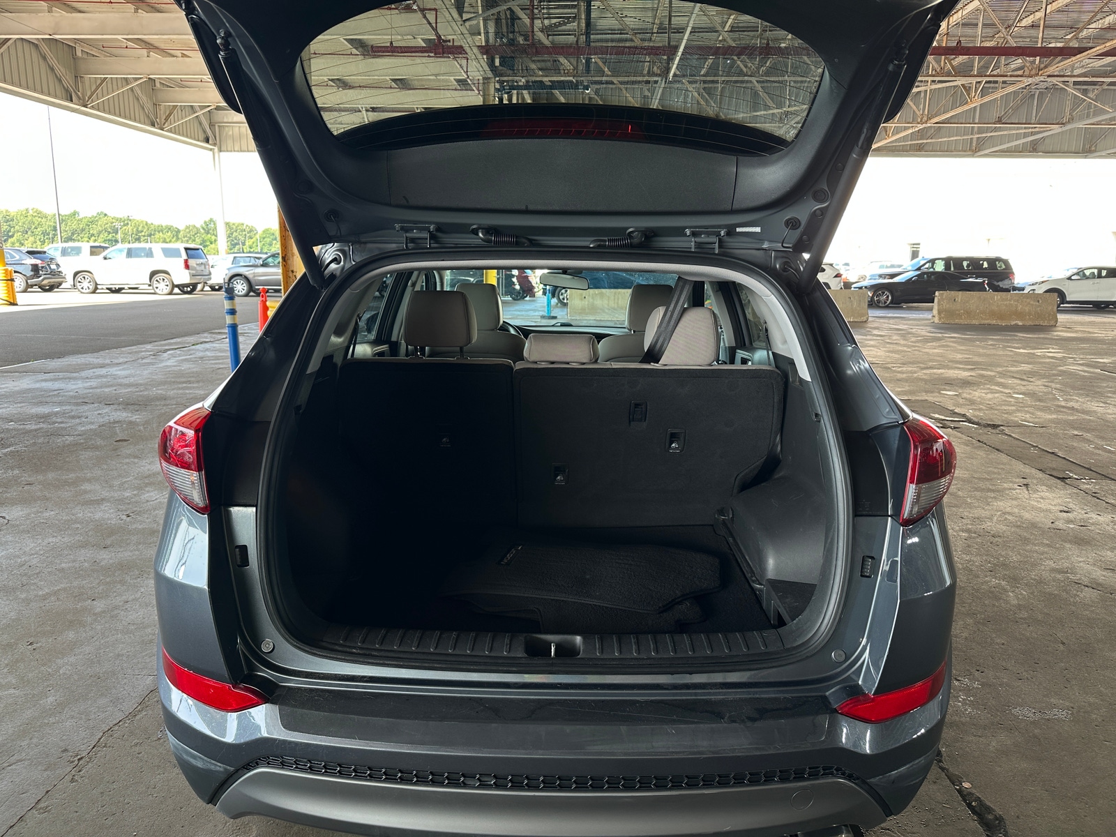 Thumbnail: 2016 Hyundai Tucson - 7